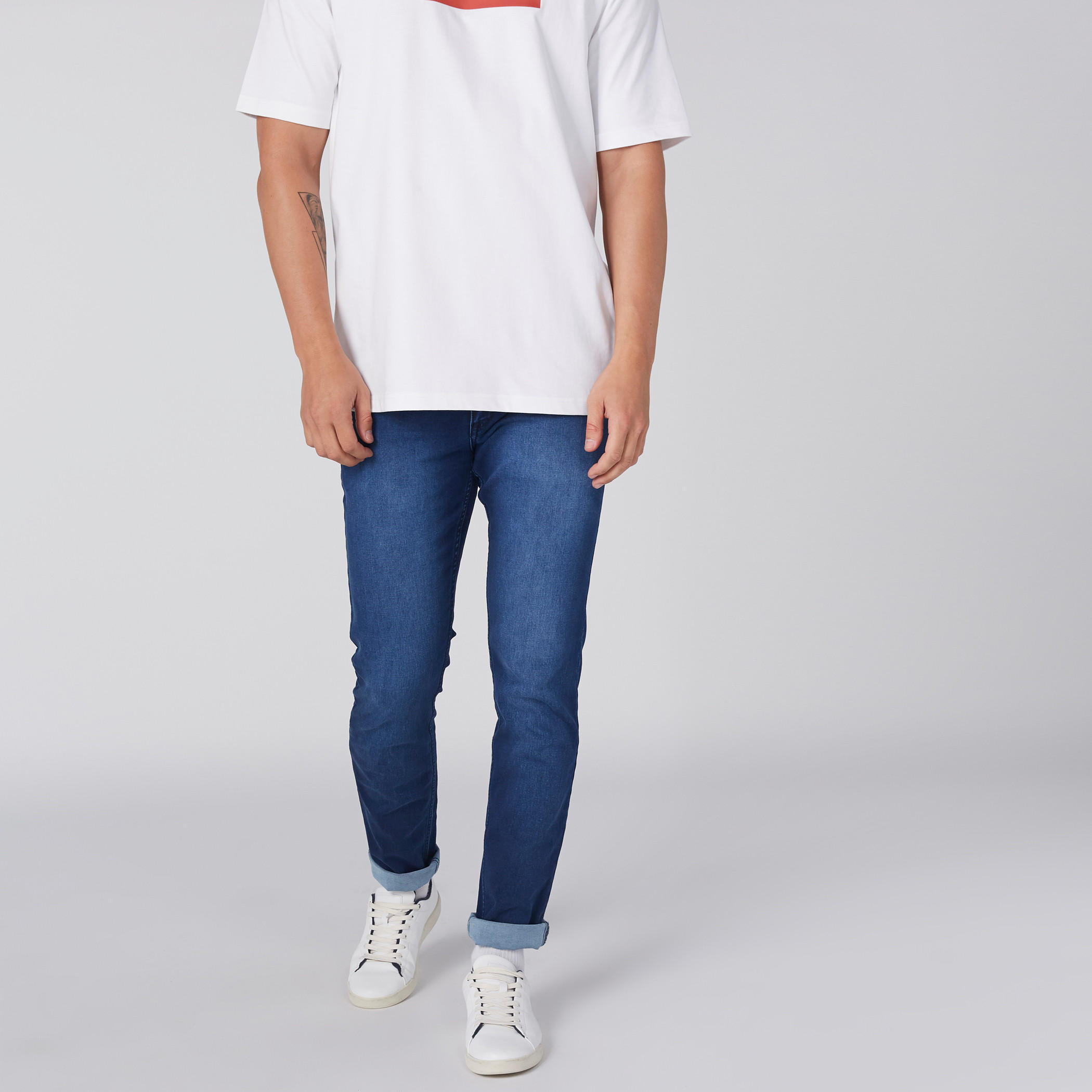 بنطال جينز طويل بجيب مزيّن-men-clothing-bottoms-jeans-image-3