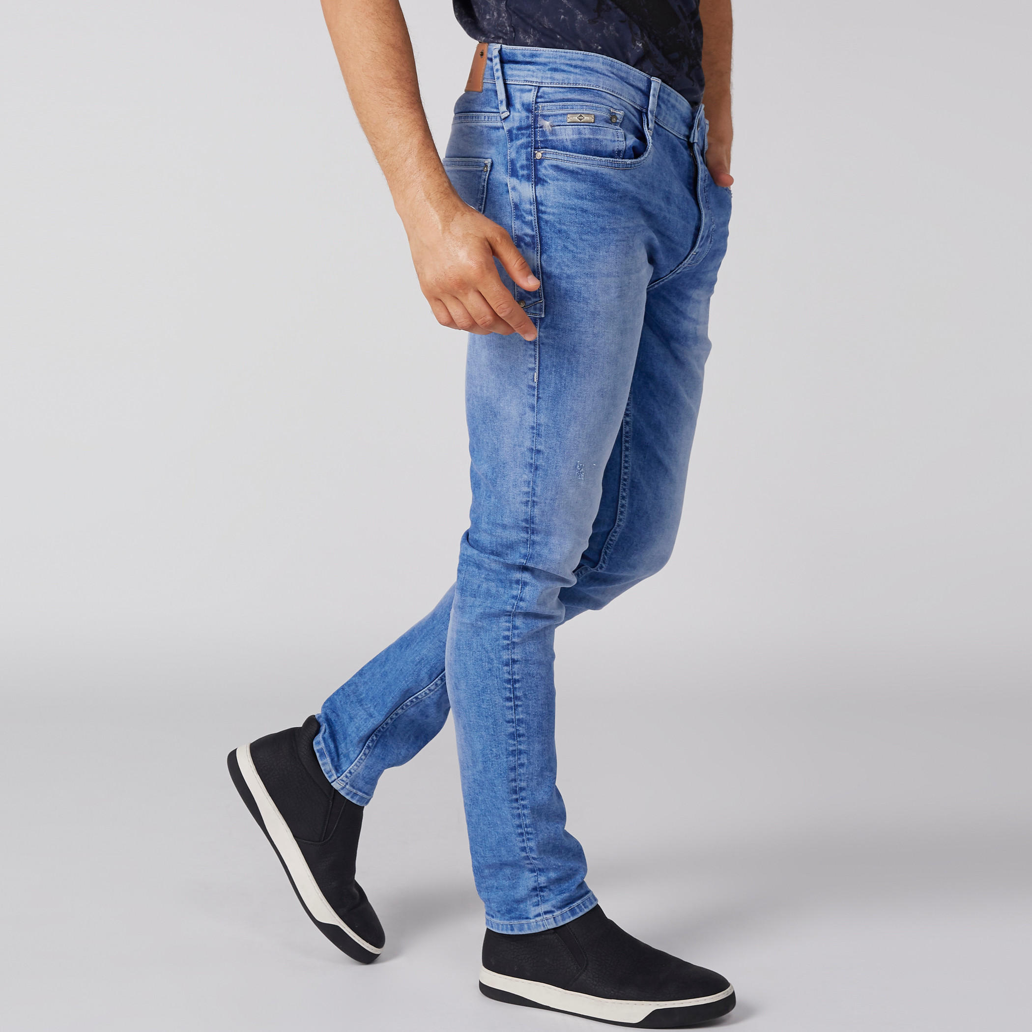بنطال جينز طويل بزر إغلاق وجيوب-men-clothing-bottoms-jeans-image-3