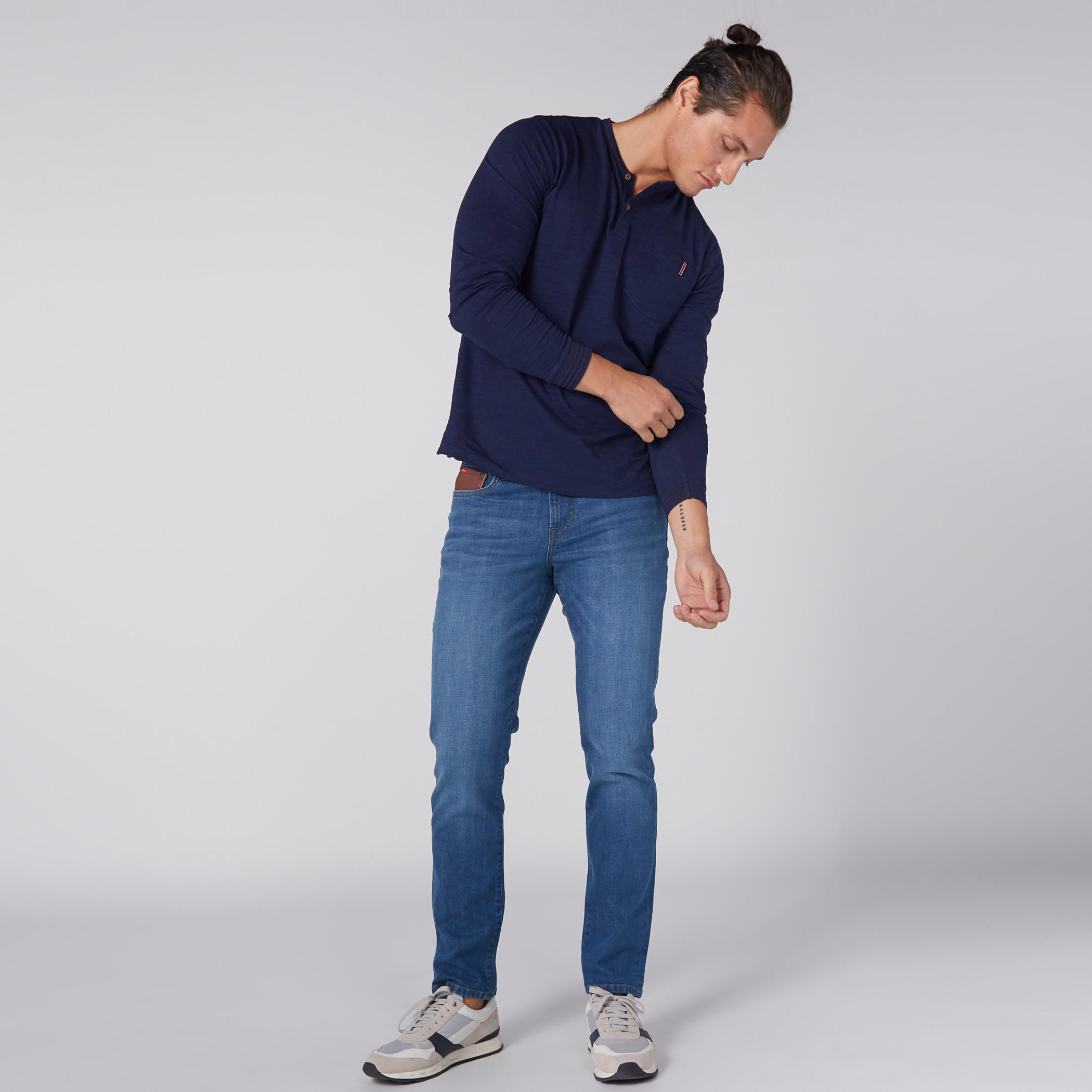 تيشيرت بياقة وأزرار وأكمام طويلة-men-clothing-tshirtsandpolos-tshirts-image-2