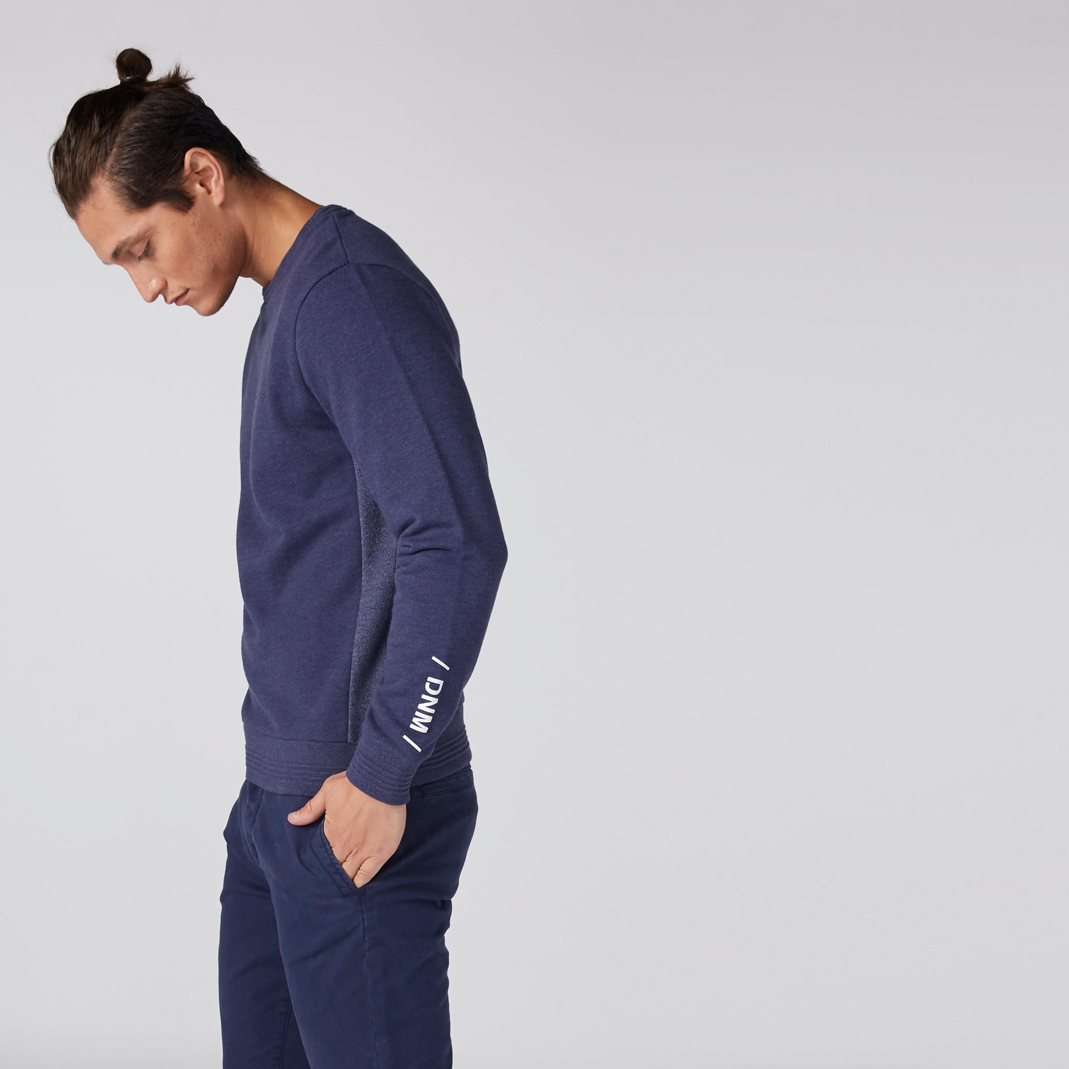 سويت شيرت مطبوع بياقة مستديرة وأكمام طويلة-men-winterwear-hoodiesandsweatshirts-image-2