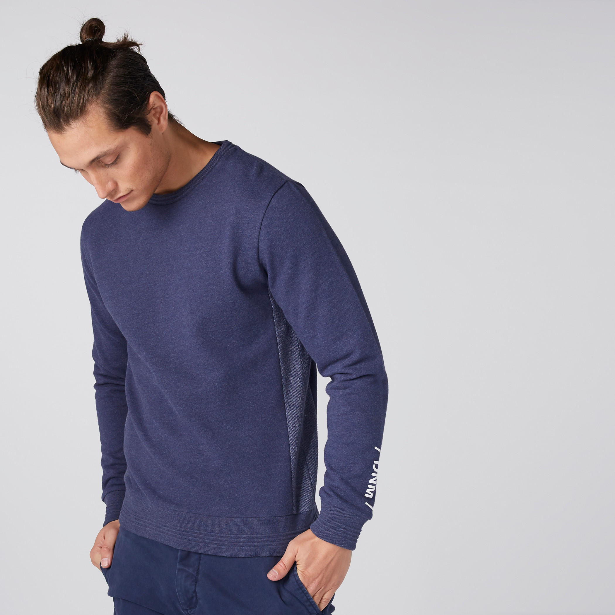 سويت شيرت مطبوع بياقة مستديرة وأكمام طويلة-men-winterwear-hoodiesandsweatshirts-image-3