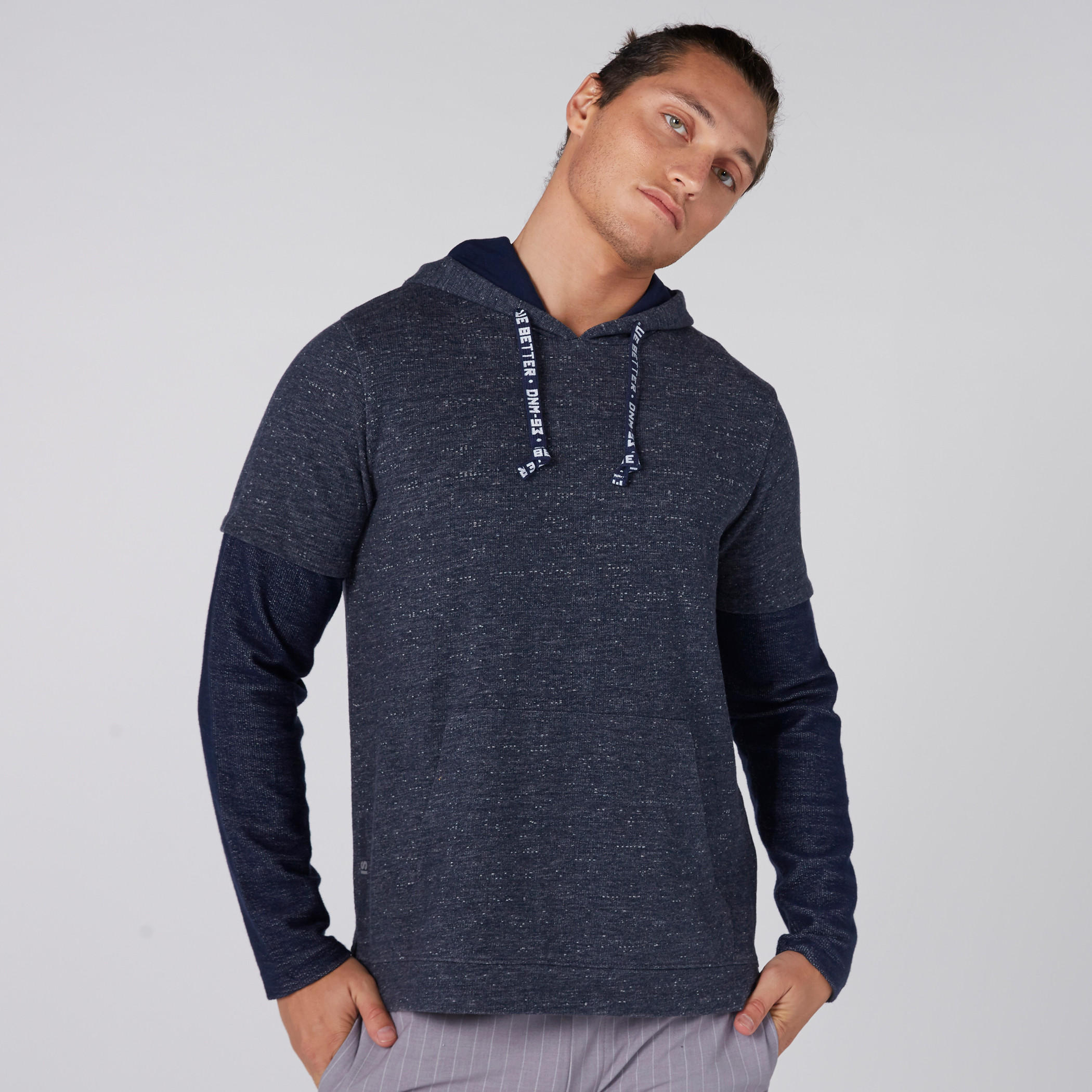 تيشيرت بأكمام طويلة وقبعة-men-winterwear-hoodiesandsweatshirts-image-1