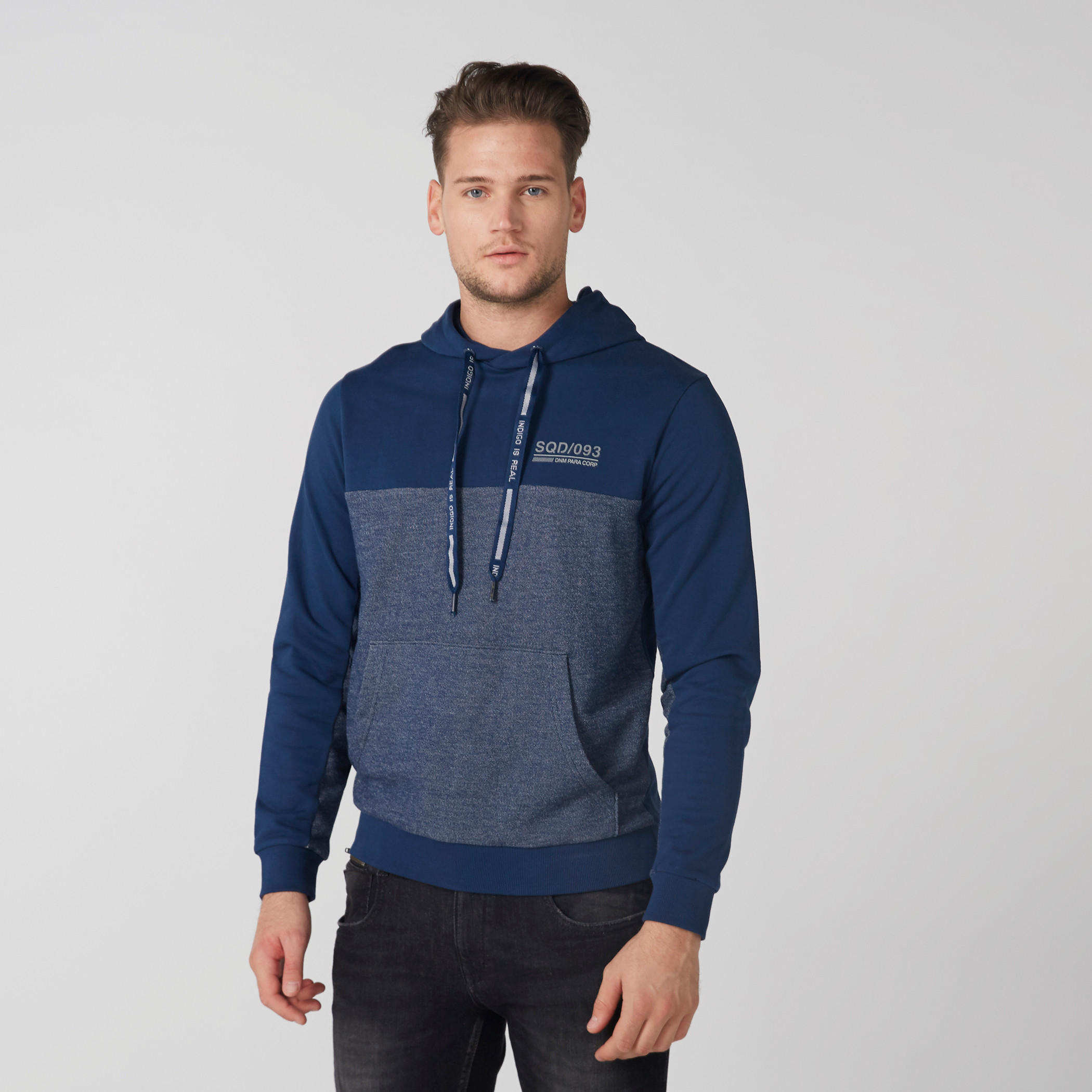 سويت شيرت بارز الملمس بقبعة وأكمام طويلة-men-winterwear-hoodiesandsweatshirts-image-1
