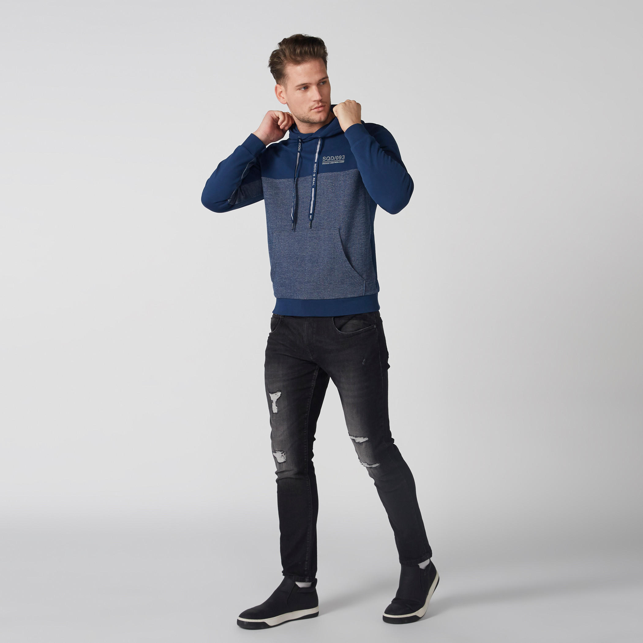 سويت شيرت بارز الملمس بقبعة وأكمام طويلة-men-winterwear-hoodiesandsweatshirts-image-2