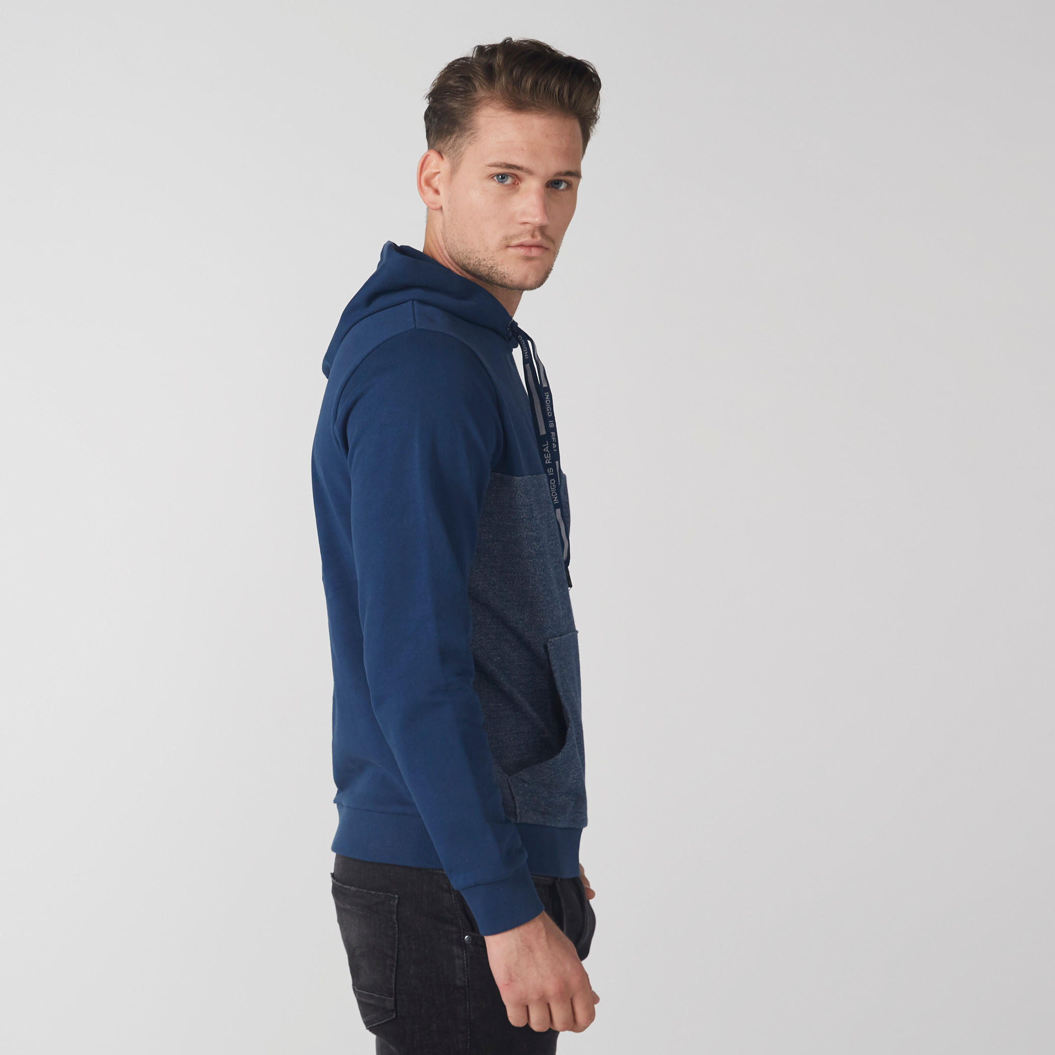 سويت شيرت بارز الملمس بقبعة وأكمام طويلة-men-winterwear-hoodiesandsweatshirts-image-3