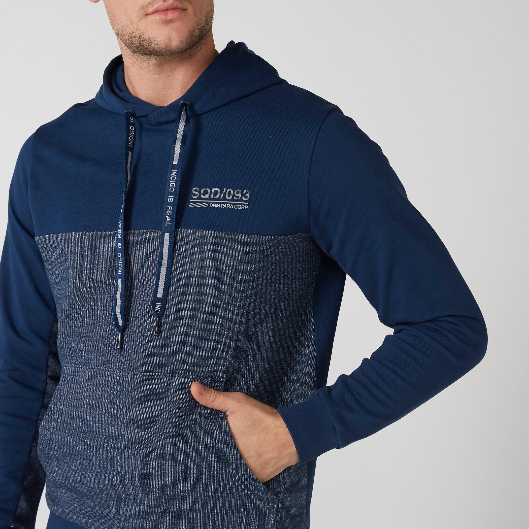 سويت شيرت بارز الملمس بقبعة وأكمام طويلة-men-winterwear-hoodiesandsweatshirts-image-5