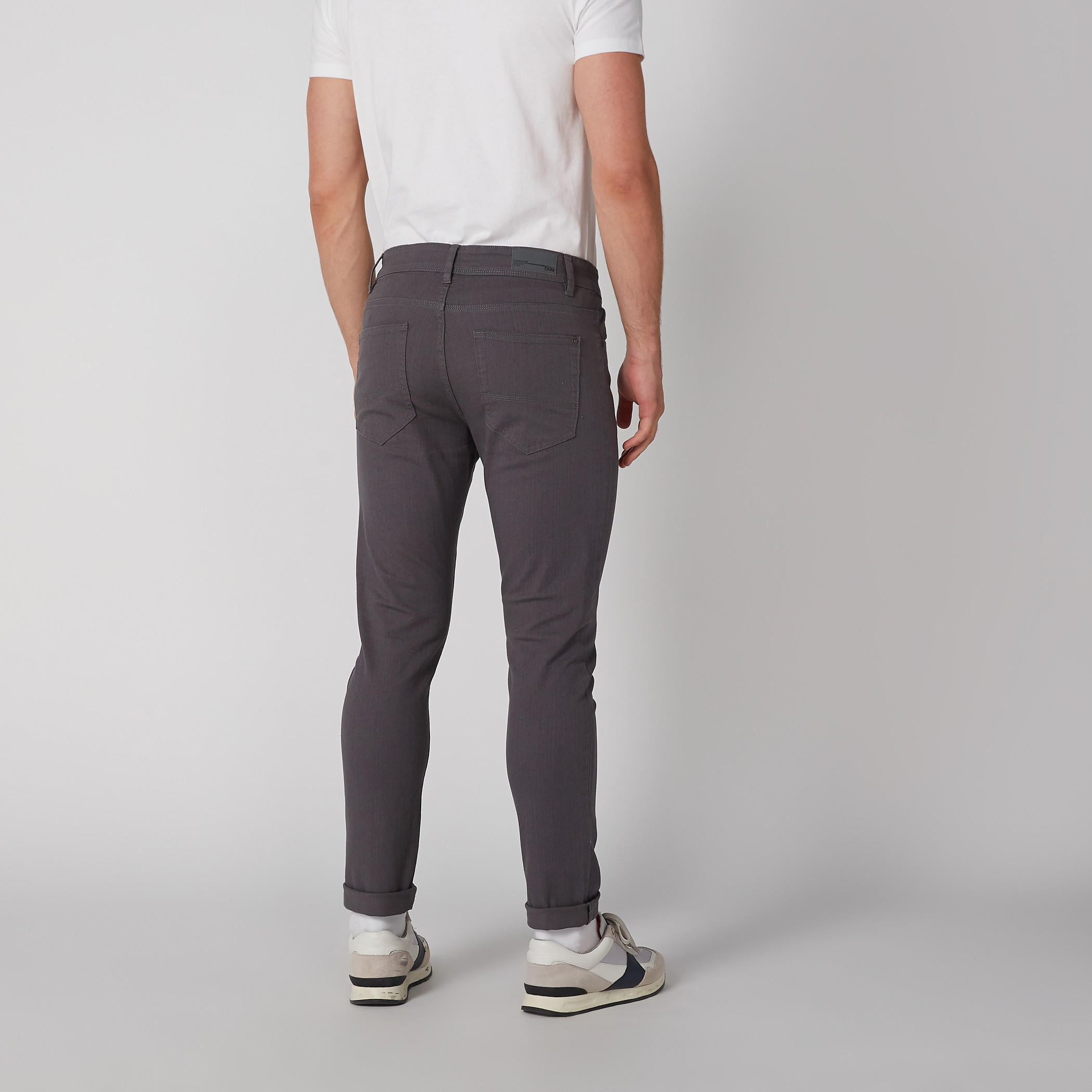 بنطال جينز طويل بجيوب-men-clothing-bottoms-jeans-image-4