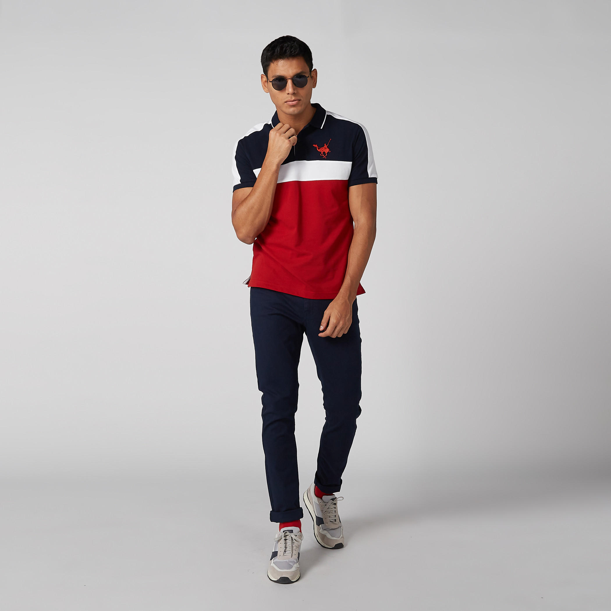 بنطال جينز بقصّة عادية وجيوب-men-clothing-bottoms-jeans-image-1
