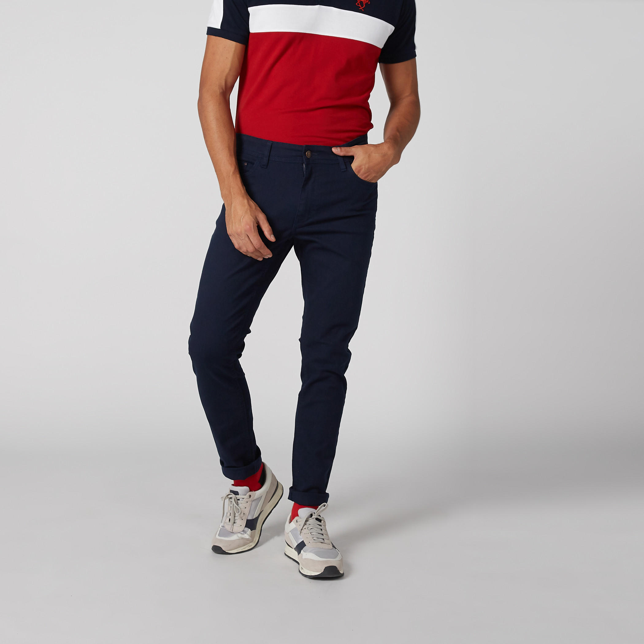 بنطال جينز بقصّة عادية وجيوب-men-clothing-bottoms-jeans-image-3
