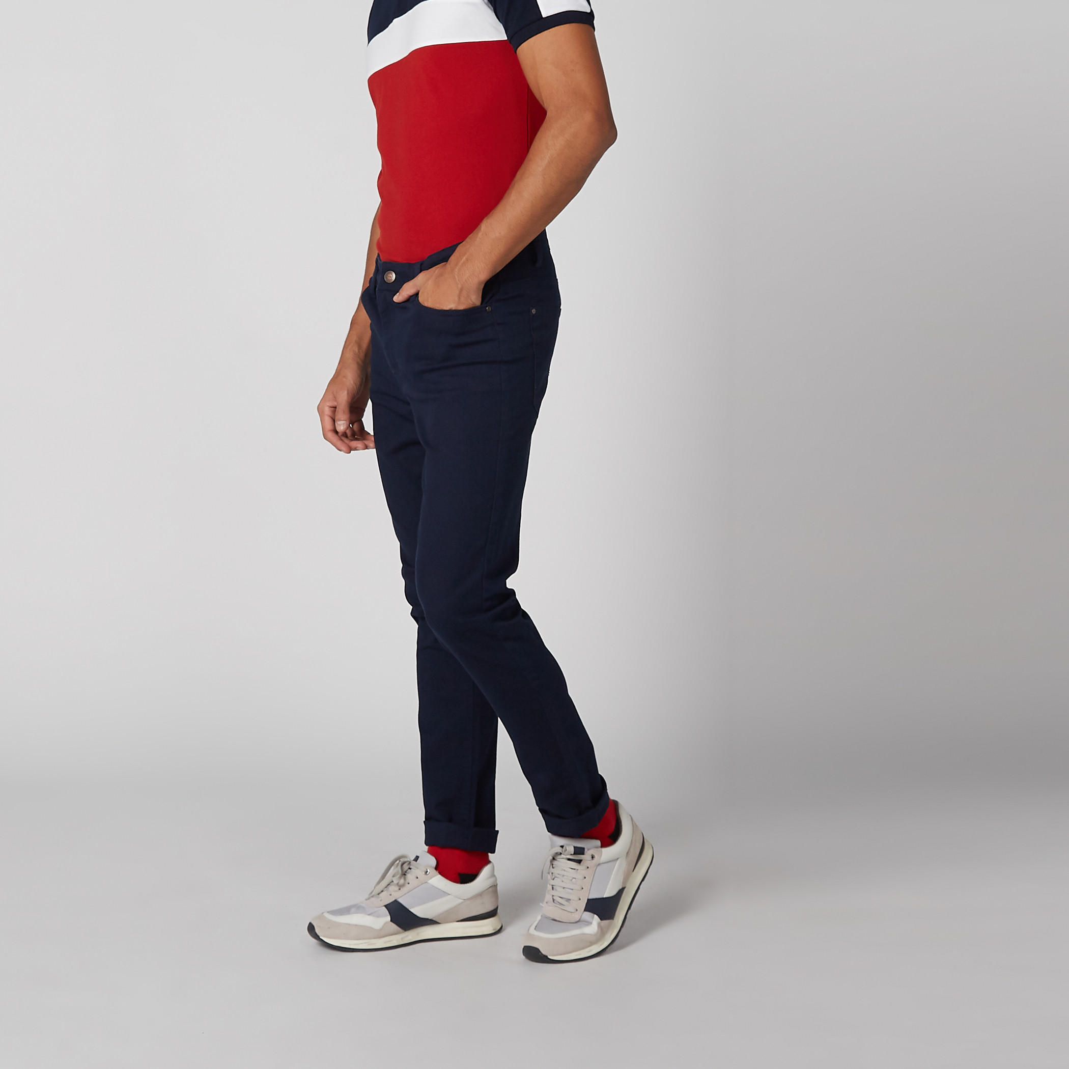 بنطال جينز بقصّة عادية وجيوب-men-clothing-bottoms-jeans-image-4