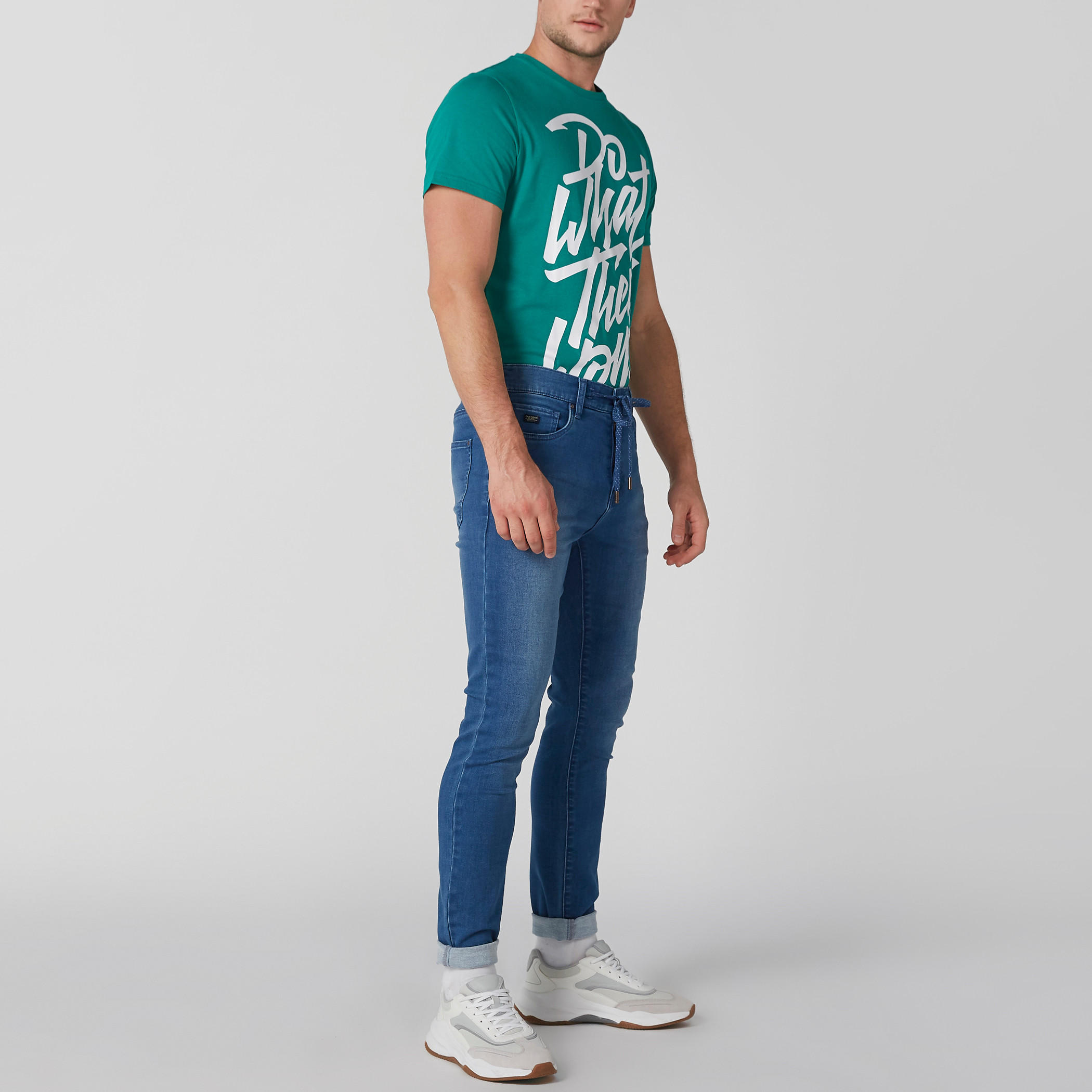 بنطال جينز طويل بجيوب ورباط-men-clothing-bottoms-jeans-image-1
