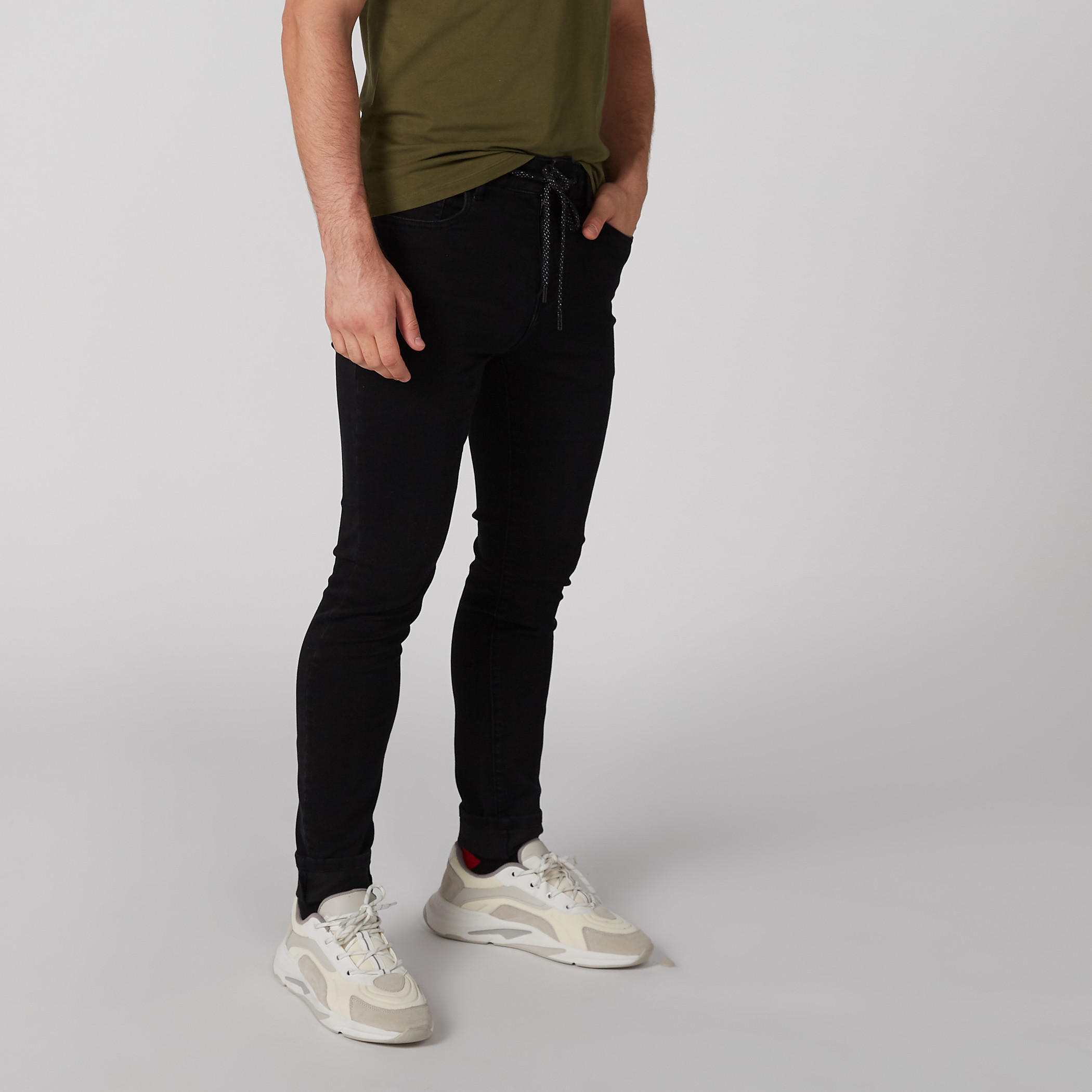 بنطال جينز سكيني بخصر منخفض وجيوب ورباط-men-clothing-bottoms-jeans-image-1