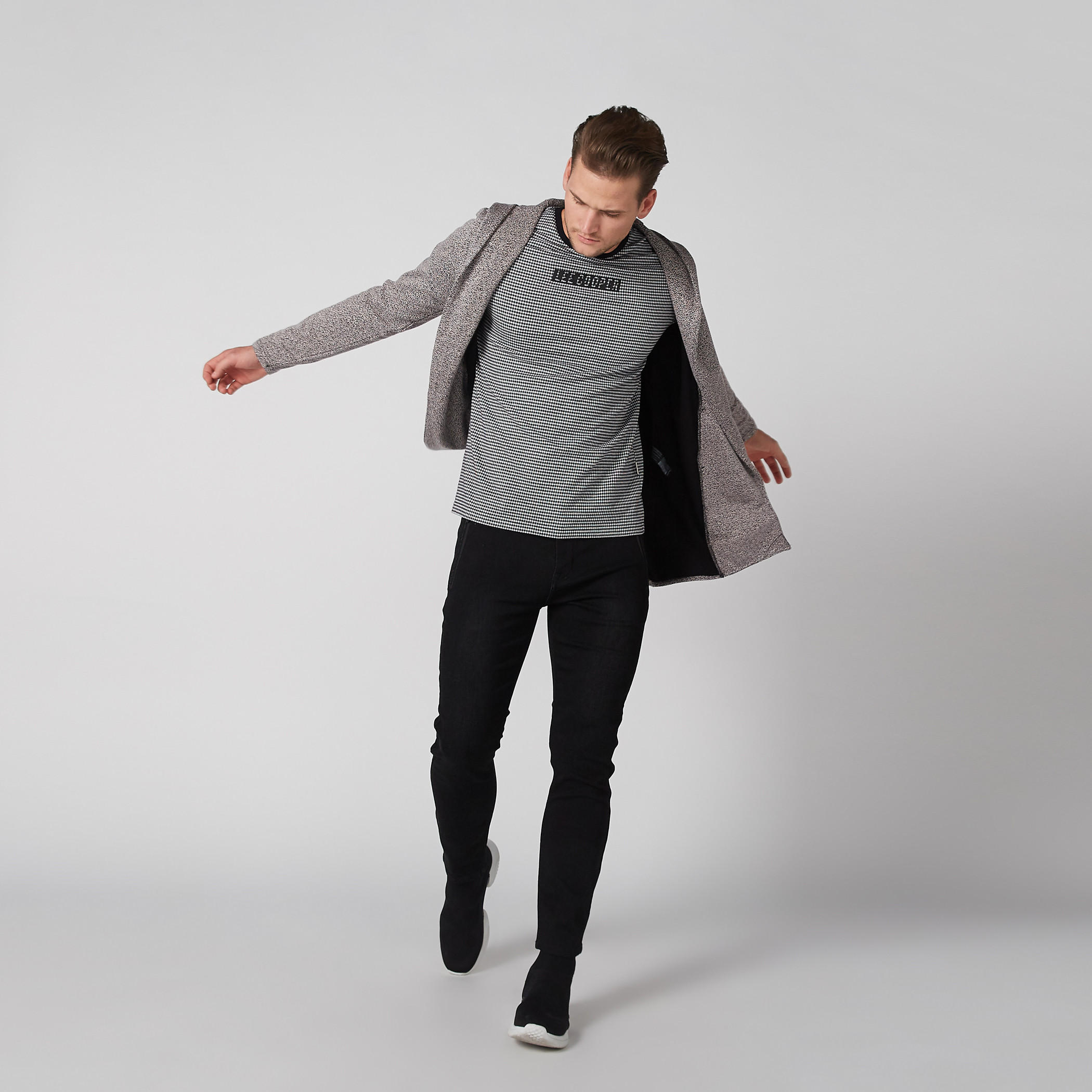 بنطال جينز طويل بزرّ إغلاق وجيوب-men-clothing-bottoms-jeans-image-2