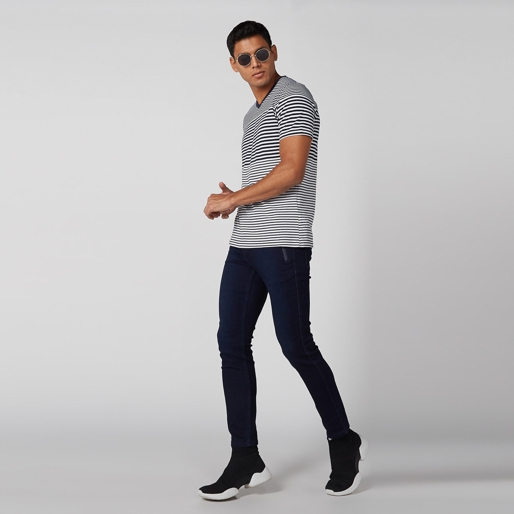 بنطال جينز سكيني بجيوب-men-clothing-bottoms-jeans-image-4