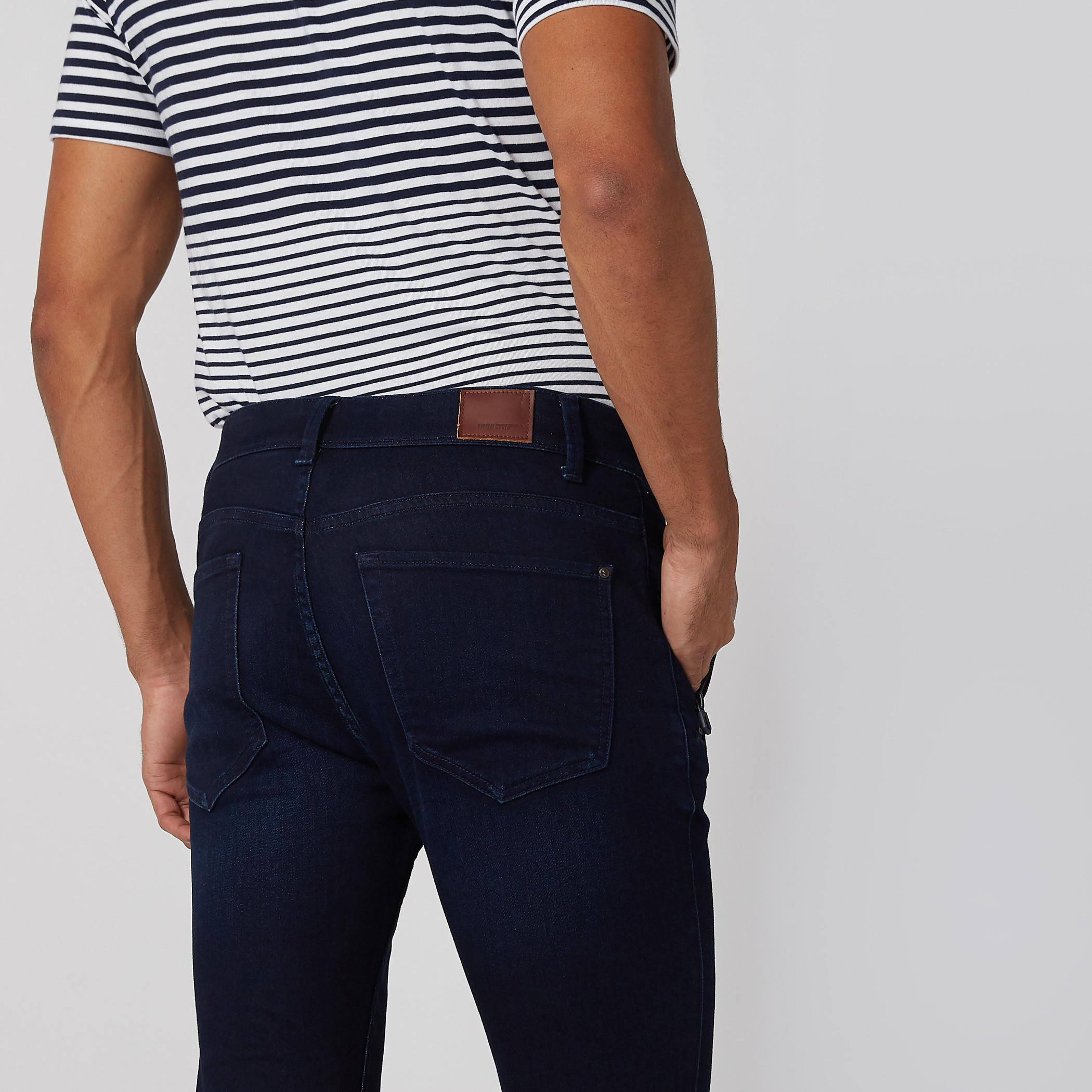 بنطال جينز سكيني بجيوب-men-clothing-bottoms-jeans-image-6