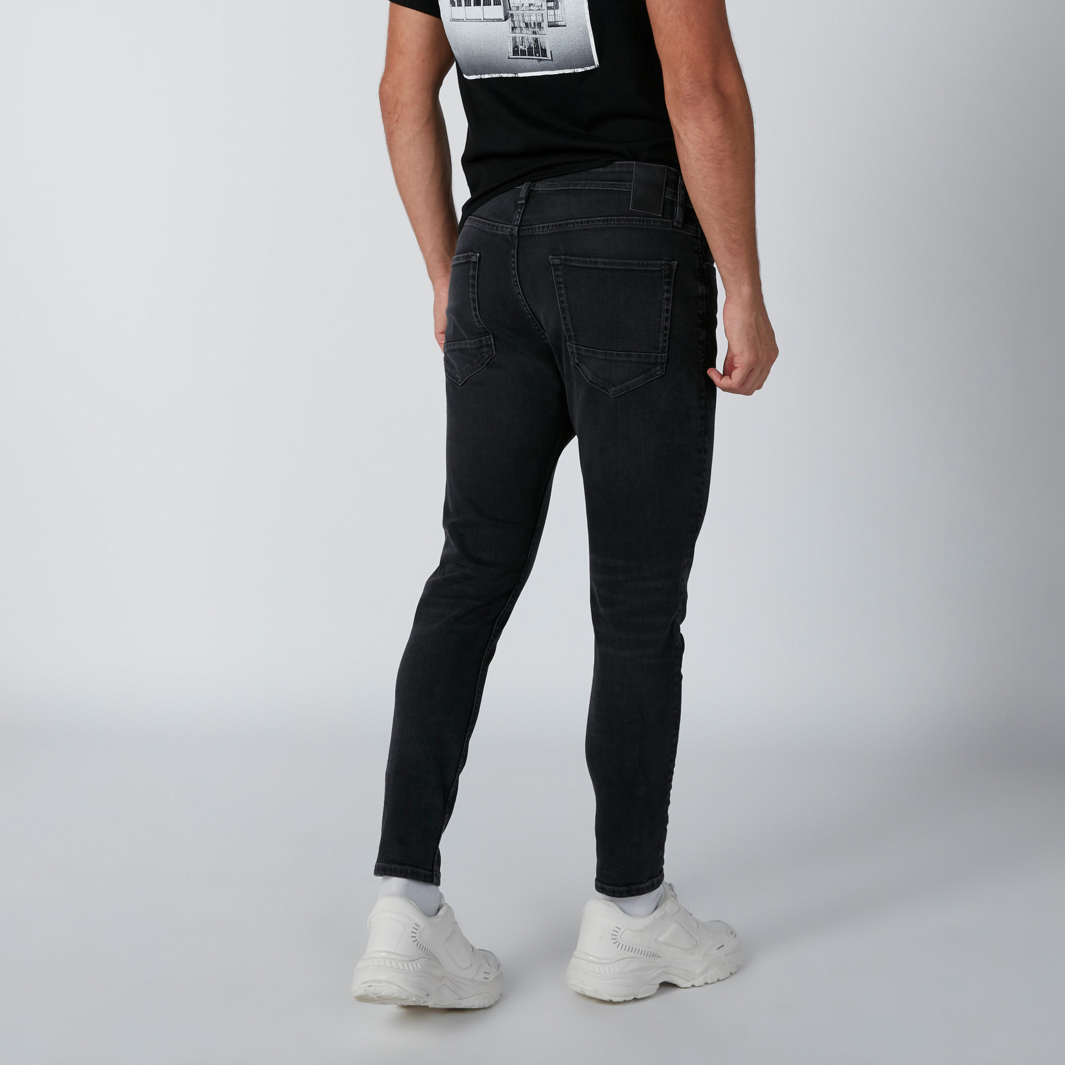 بنطال جينز طويل بجيوب-men-clothing-bottoms-jeans-image-2