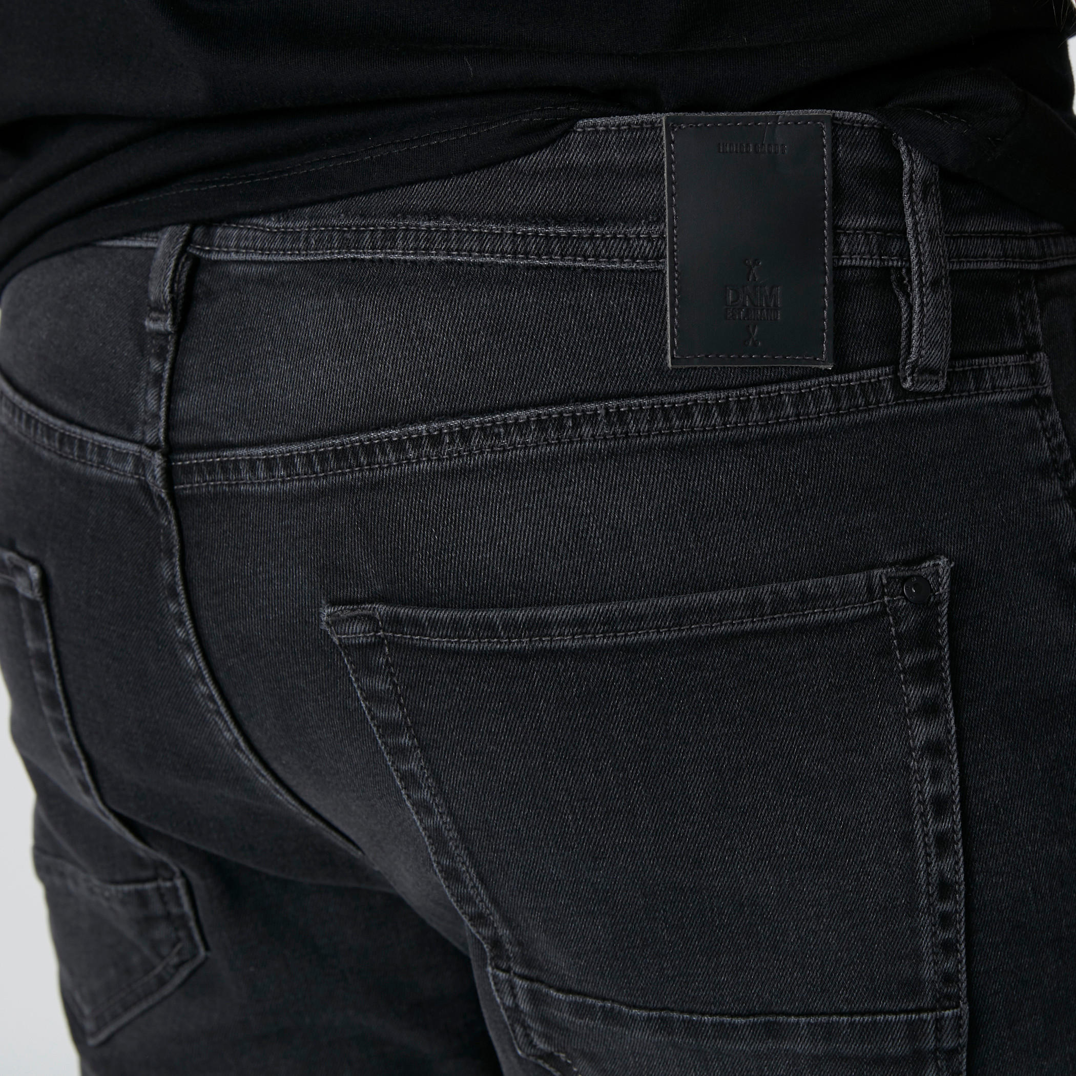 بنطال جينز طويل بجيوب-men-clothing-bottoms-jeans-image-5