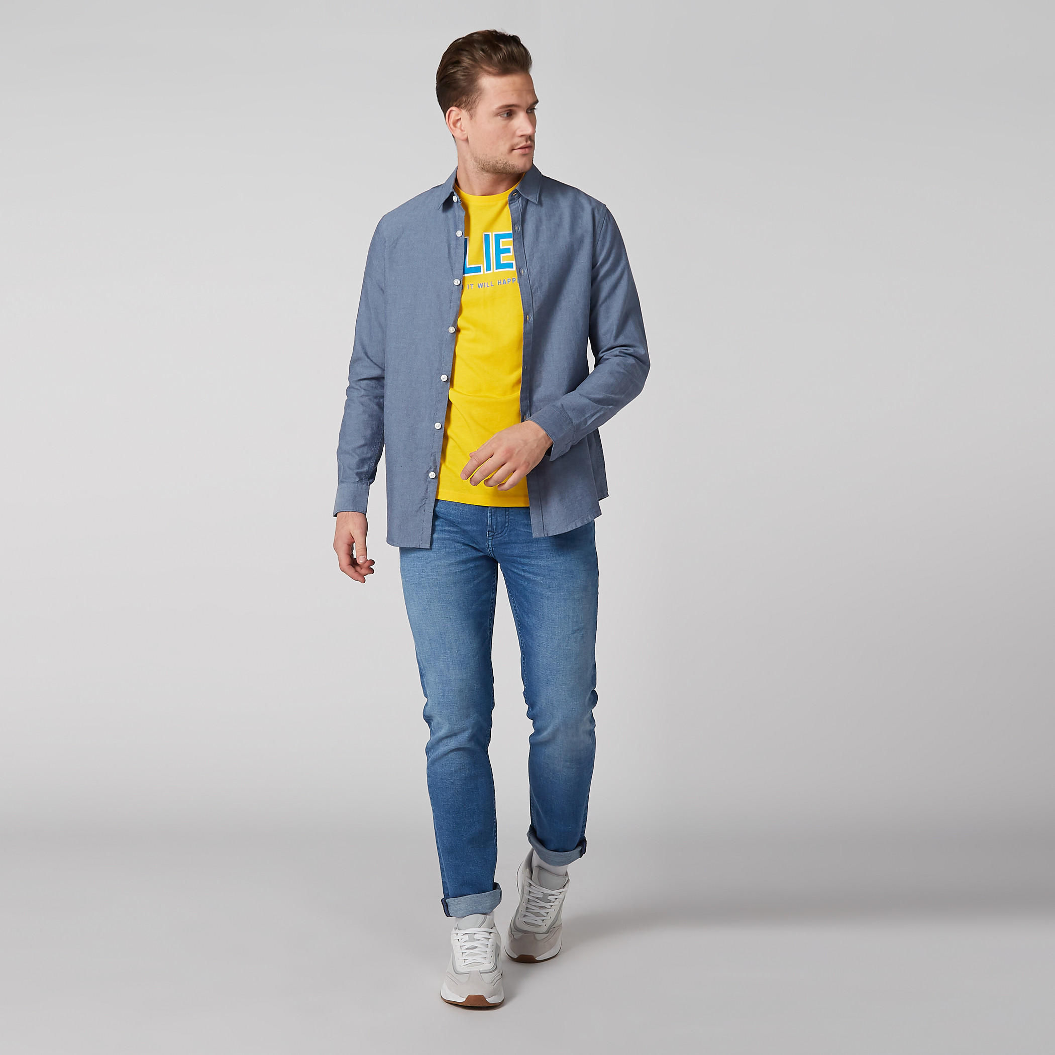 بنطال جينز سليم بخصر منخفض وجيوب-men-clothing-bottoms-jeans-image-2