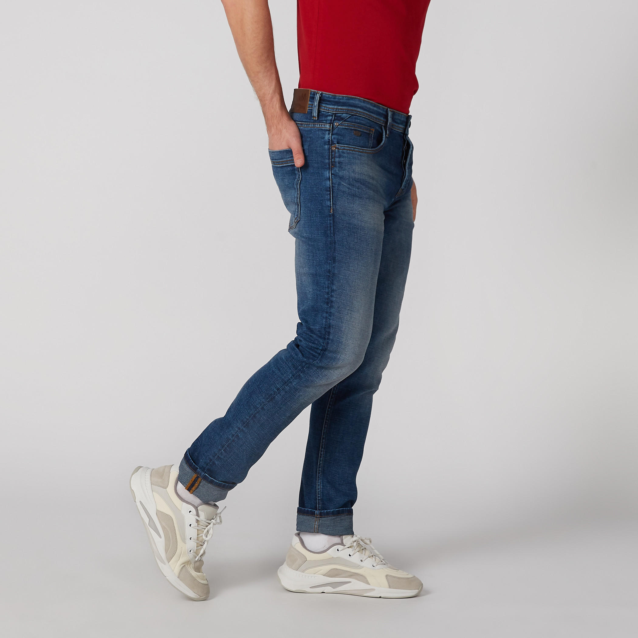بنطال جينز سكيني بخصر منخفض وجيوب-men-clothing-bottoms-jeans-image-1