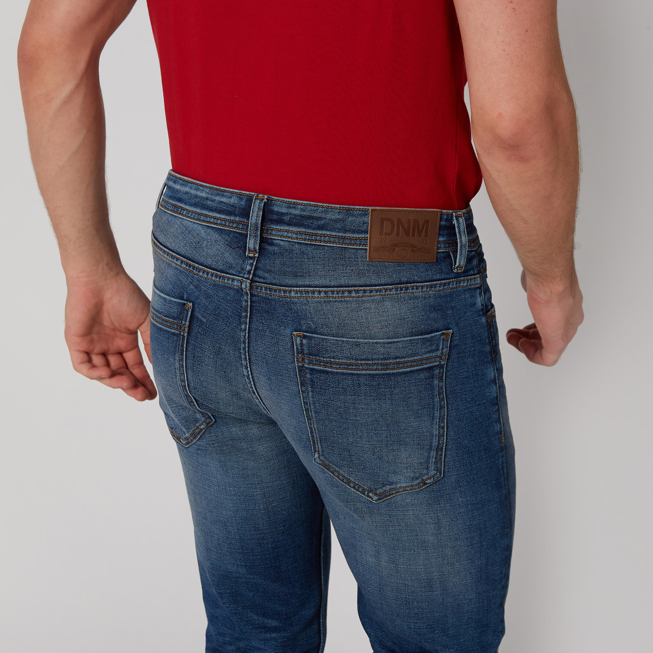 بنطال جينز سكيني بخصر منخفض وجيوب-men-clothing-bottoms-jeans-image-4