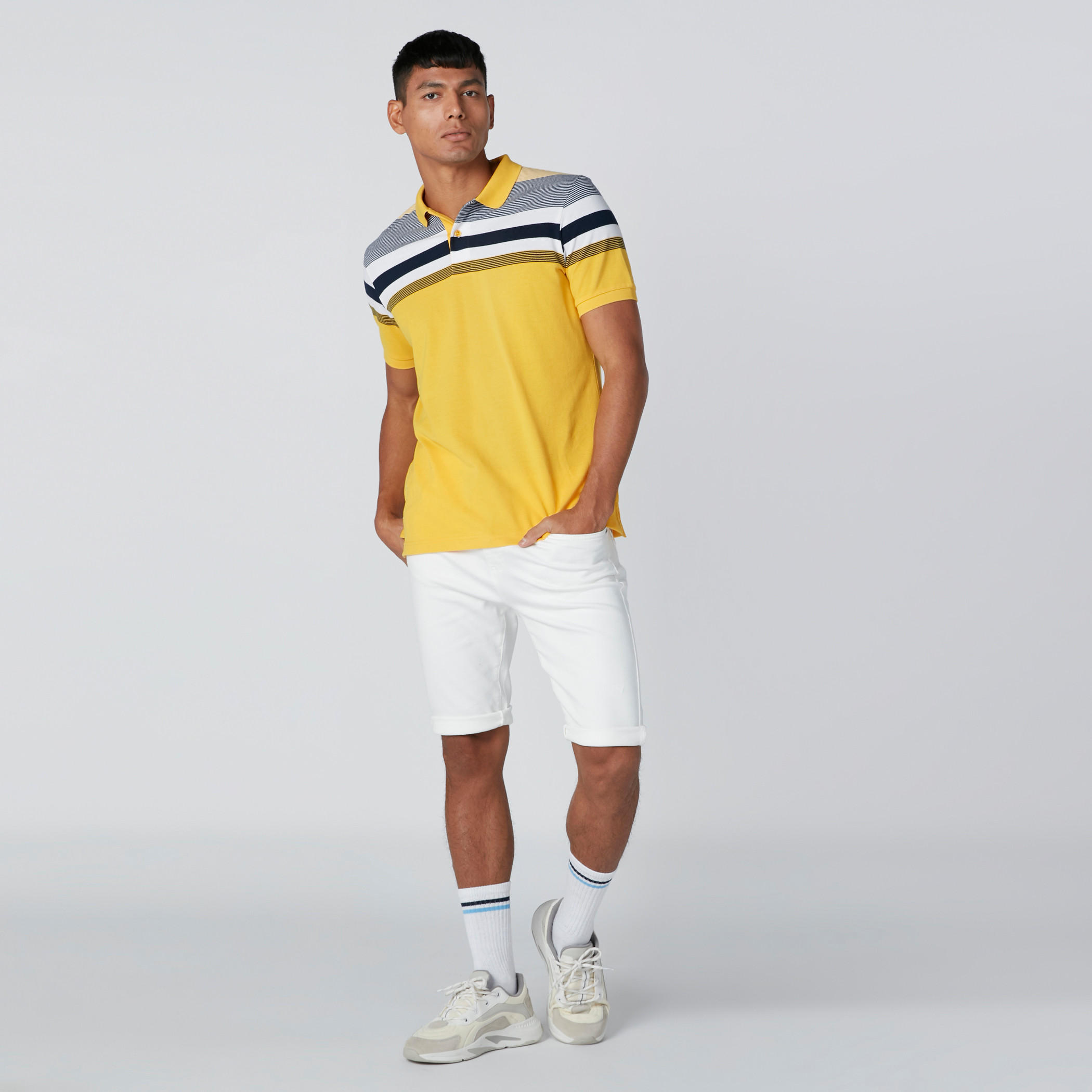 Pocket Detail Shorts in Skinny Fit with Elasticised Waistband-men-clothing-bottoms-shorts-image-3