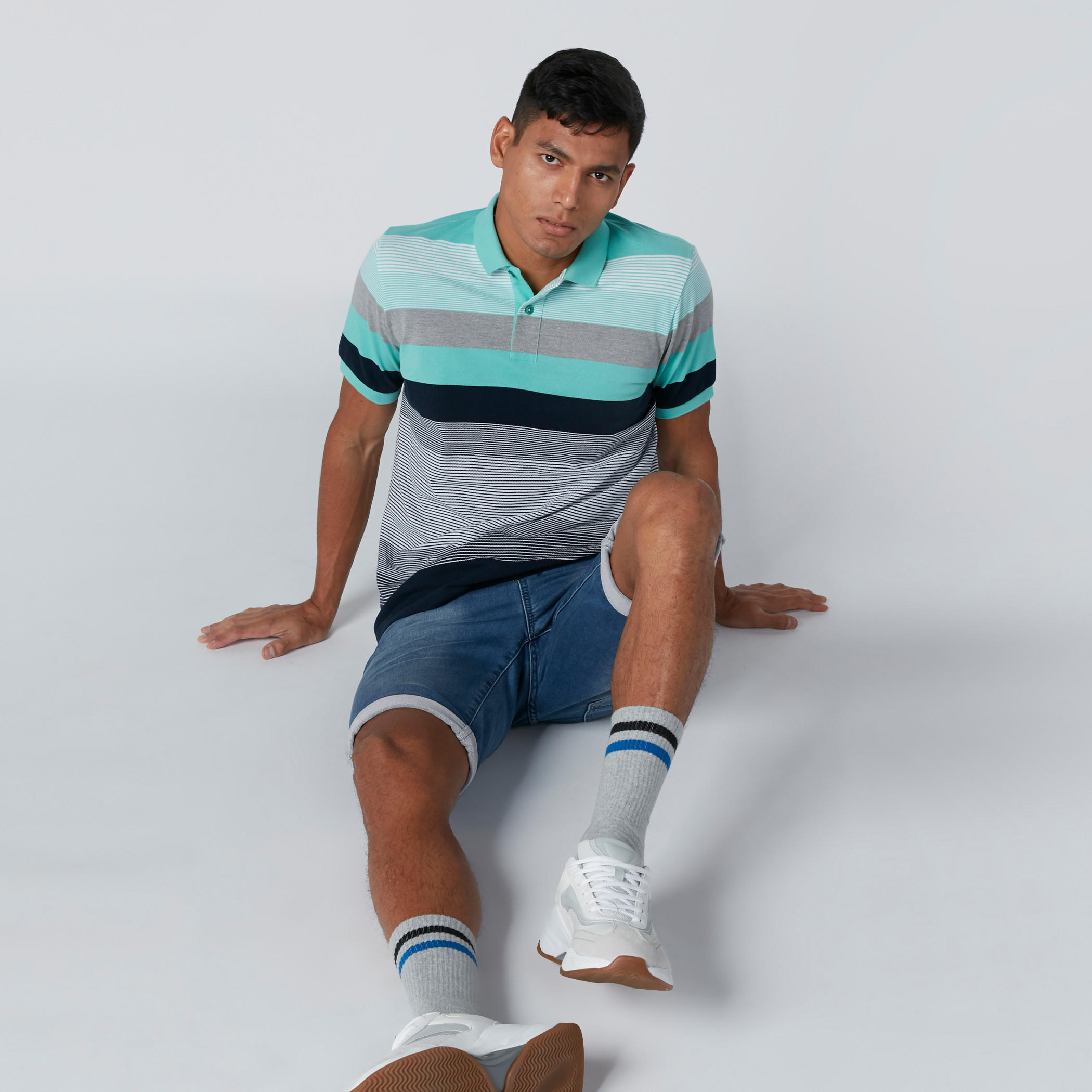 شورت بتزيينات وجيوب ورباط-men-clothing-bottoms-shorts-image-2