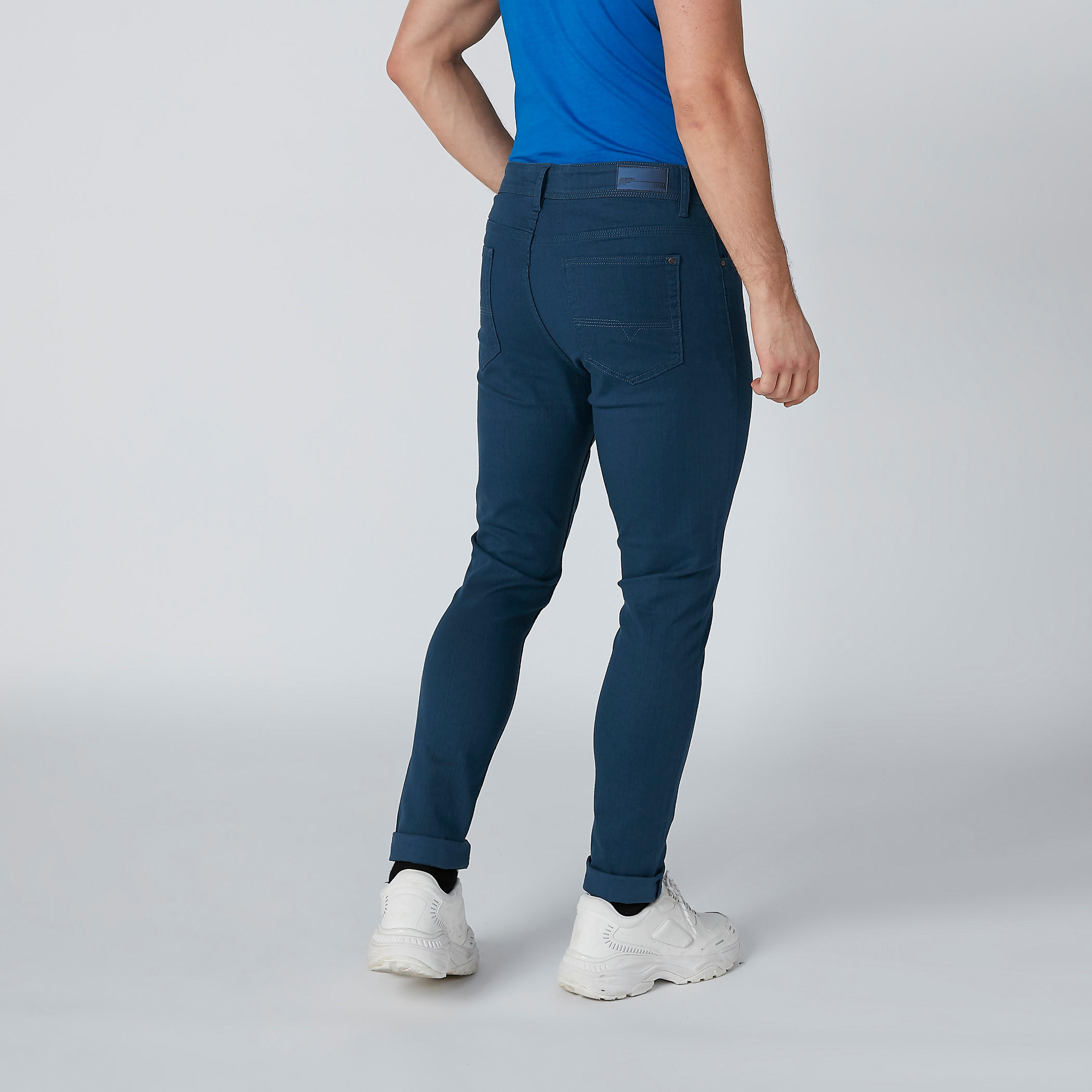 بنطال جينز سكيني بجيوب-men-clothing-bottoms-jeans-image-2