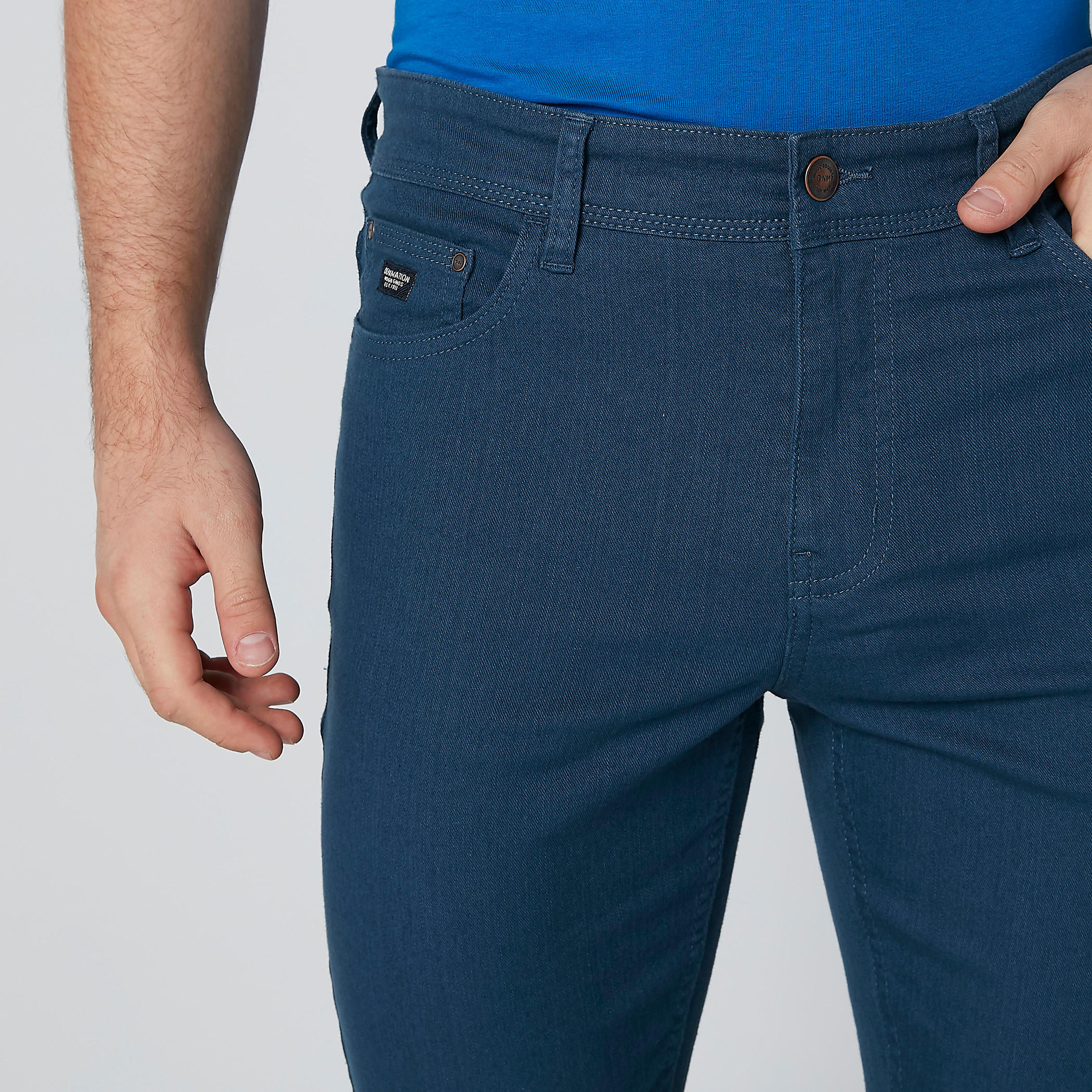 بنطال جينز سكيني بجيوب-men-clothing-bottoms-jeans-image-4