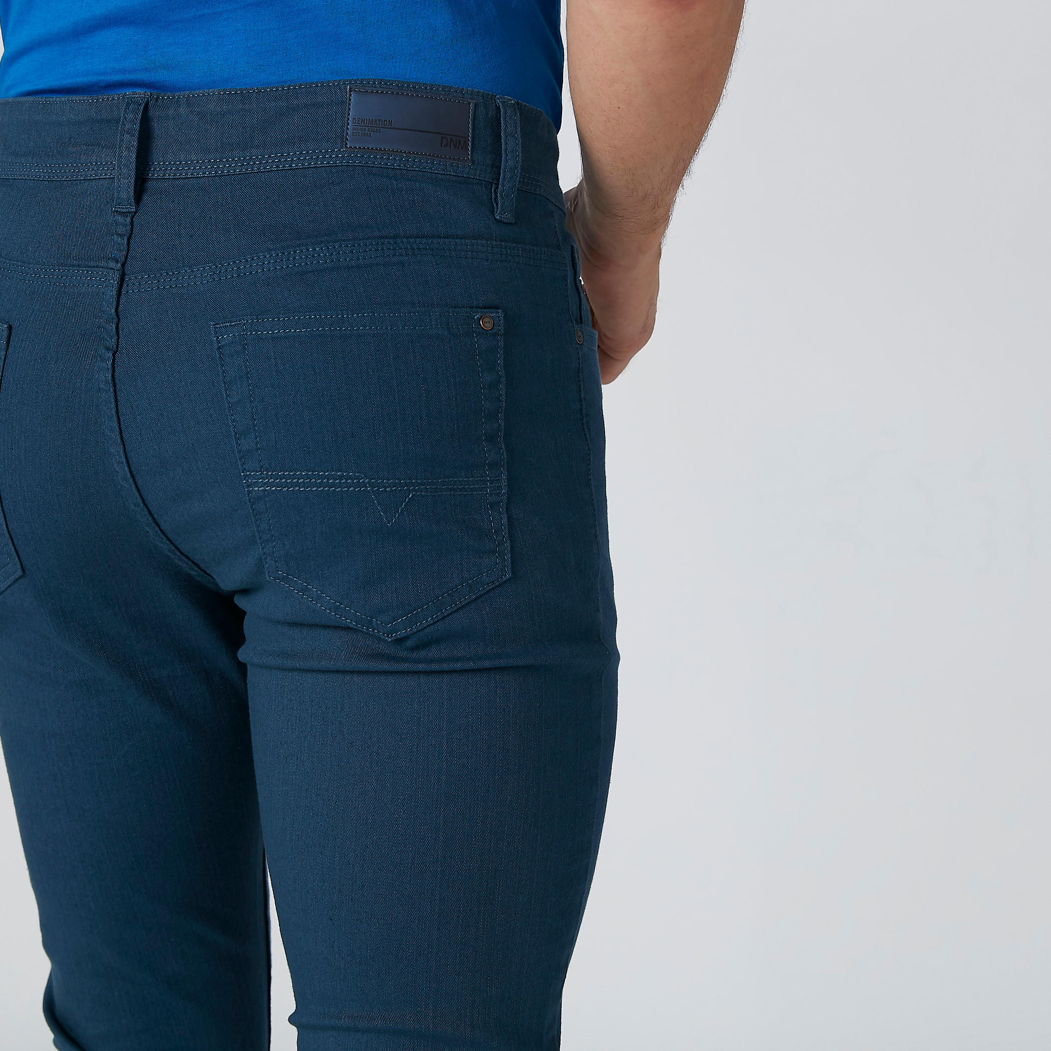بنطال جينز سكيني بجيوب-men-clothing-bottoms-jeans-image-5