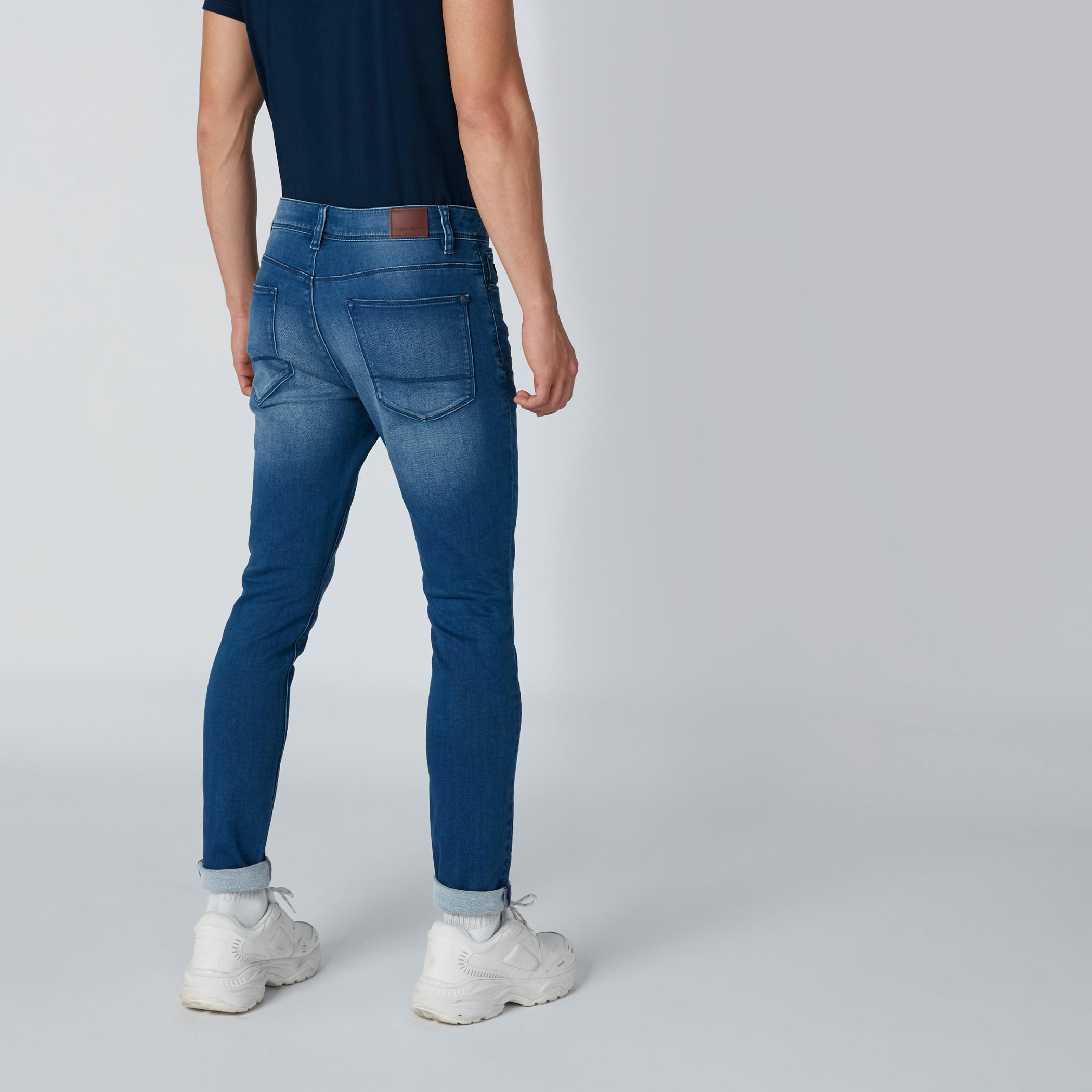 جينز سكيني بخصر منخفض وجيوب-men-clothing-bottoms-jeans-image-2