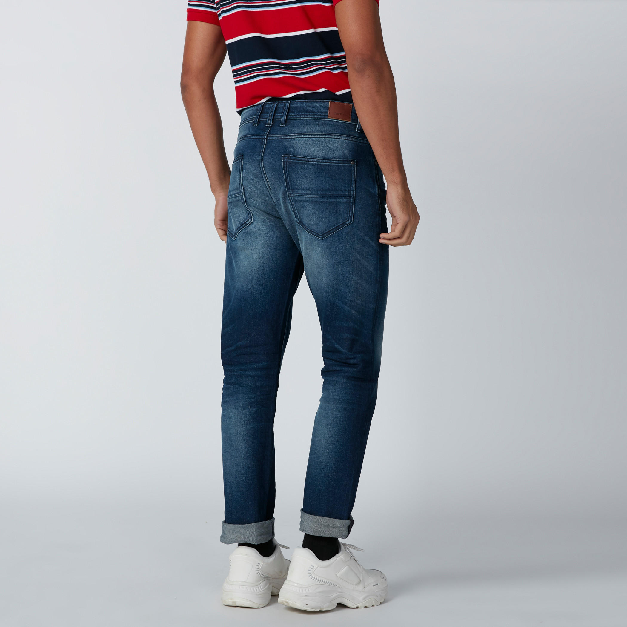 بنطال جينز سكيني بخصر منخفض وجيوب-men-clothing-bottoms-jeans-image-2