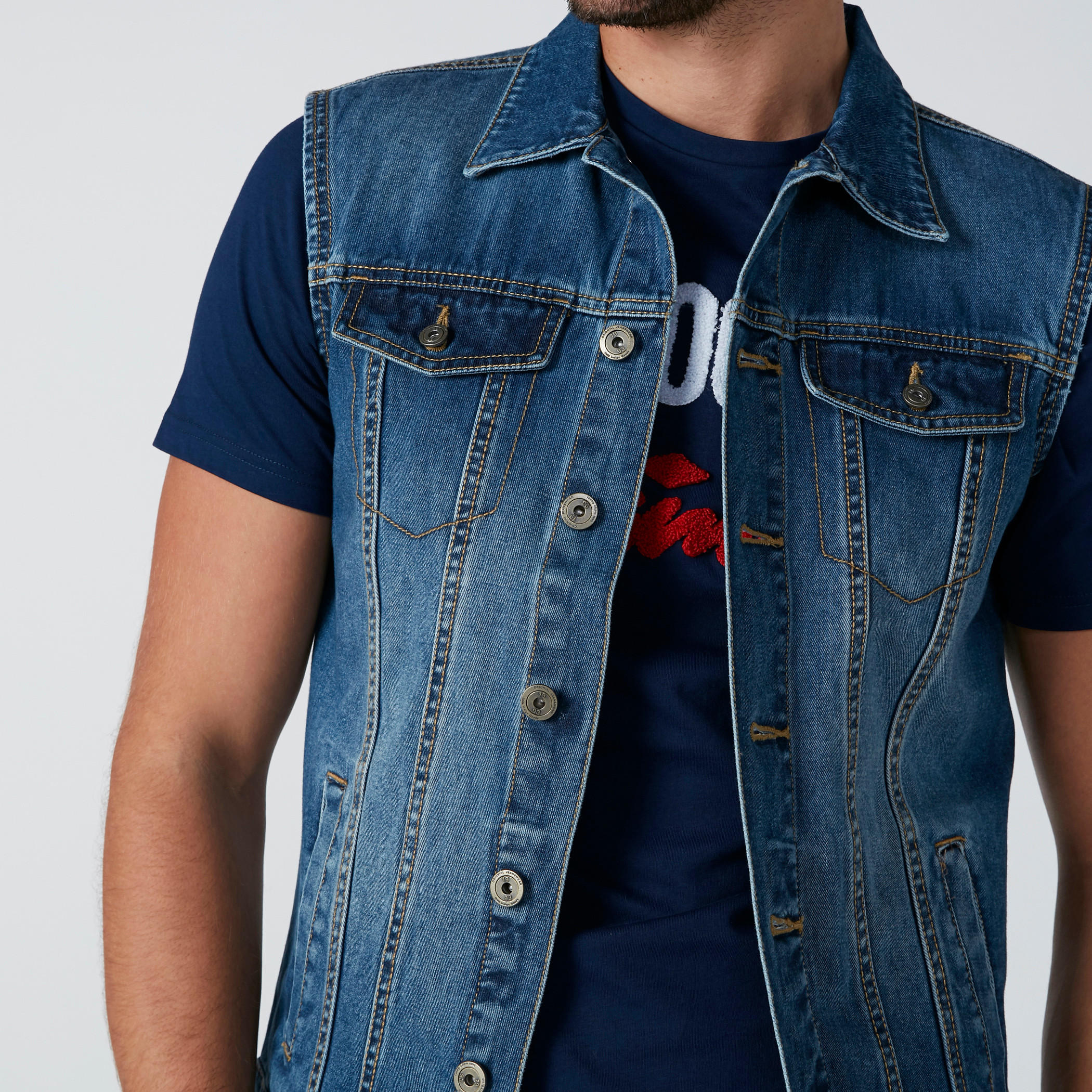 جاكيت دينم دون أكمام بزر إغلاق وجيوب-men-clothing-jacketsandblazers-jackets-image-4