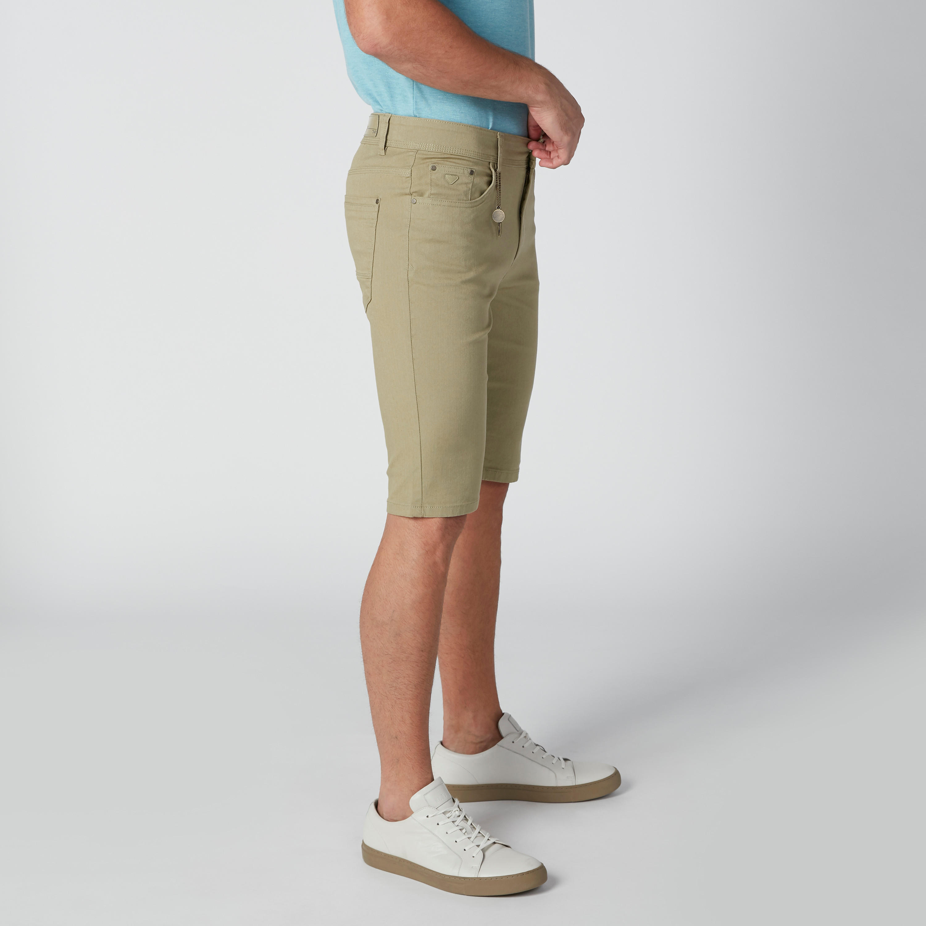 شورت مستدام بخصر منخفض وجيوب-men-clothing-bottoms-shorts-image-3