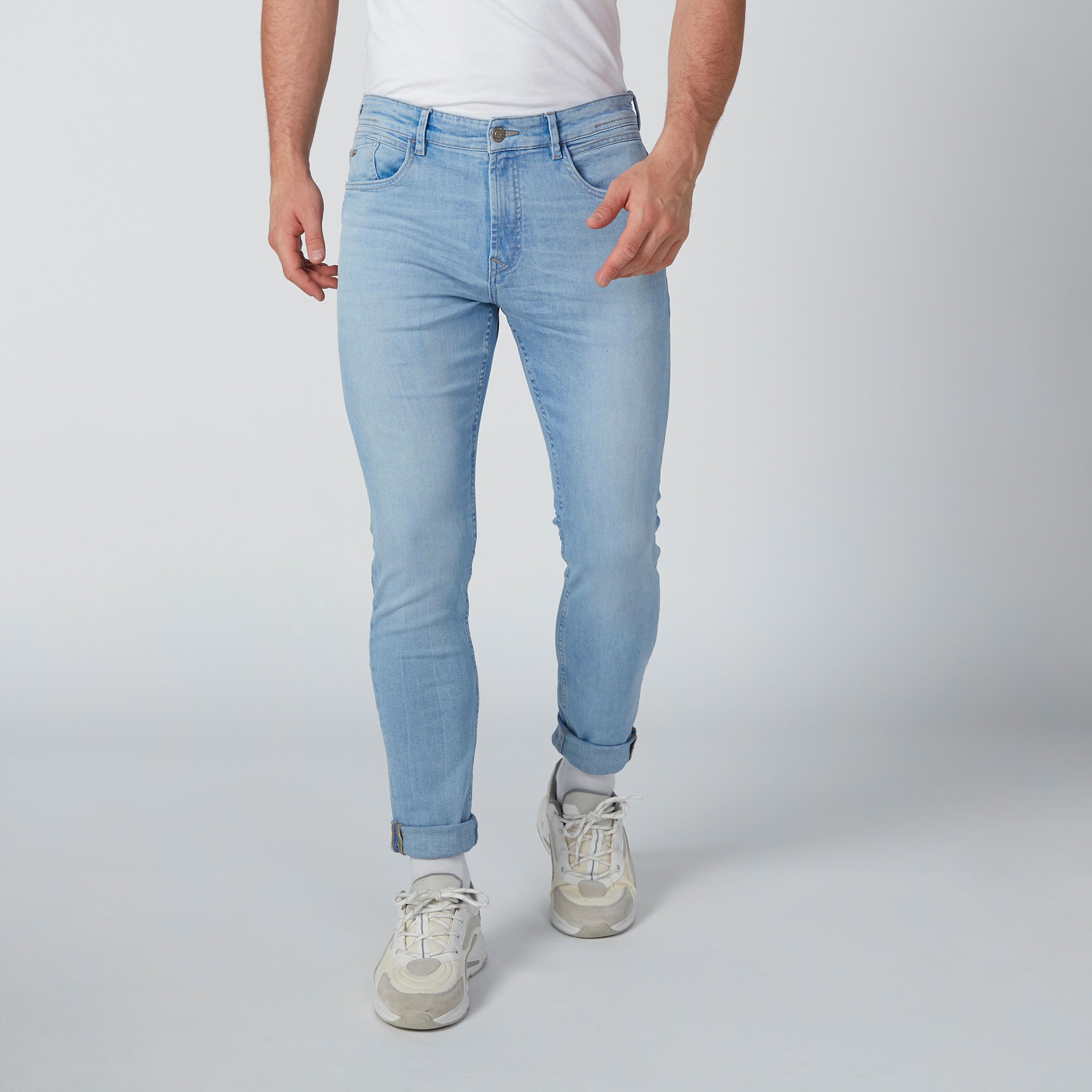 بنطال جينز بقصّة عادية وجيوب-men-clothing-bottoms-jeans-image-1
