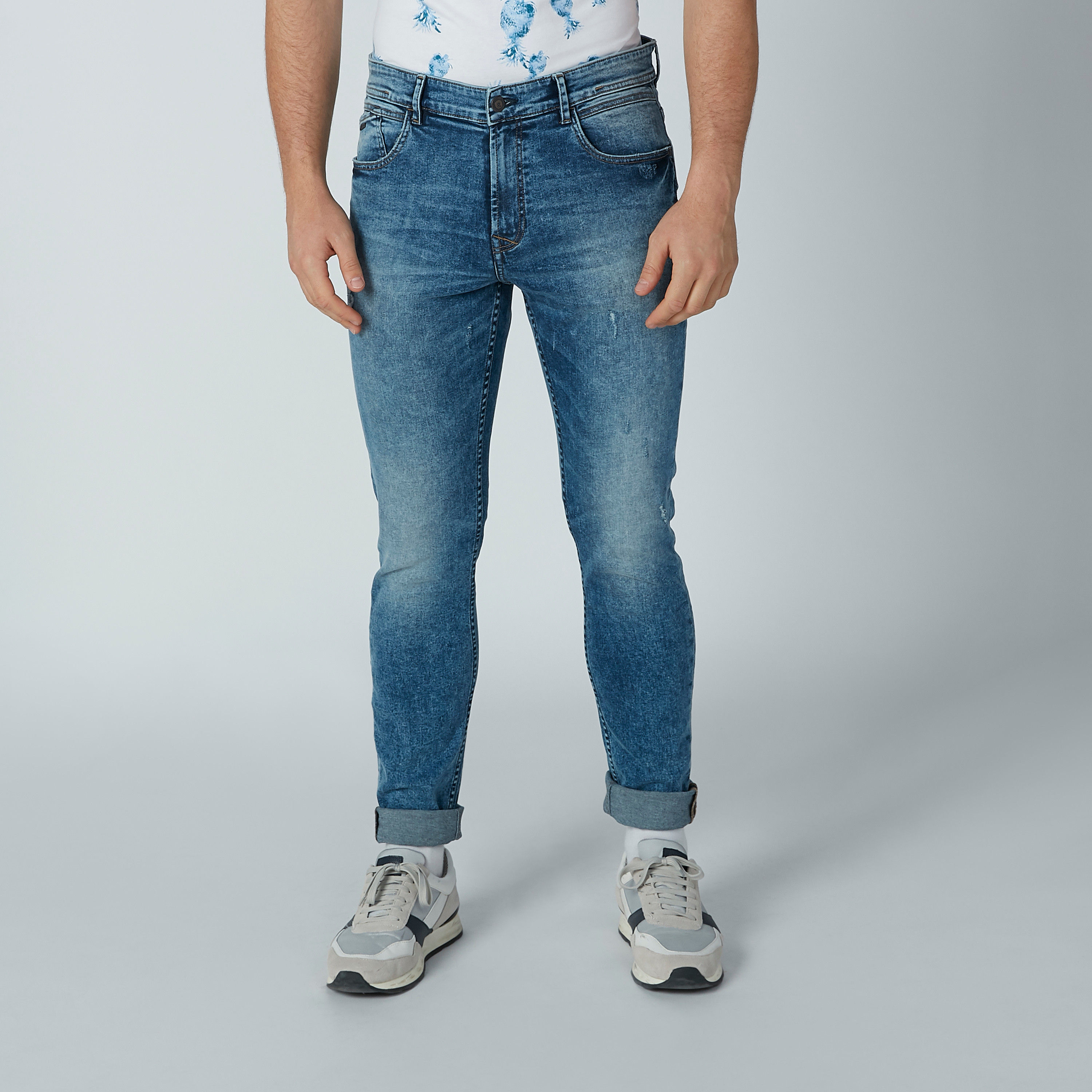 بنطال جينز طويل ممزّق بجيوب وحلقات للحزام-men-clothing-bottoms-jeans-image-1