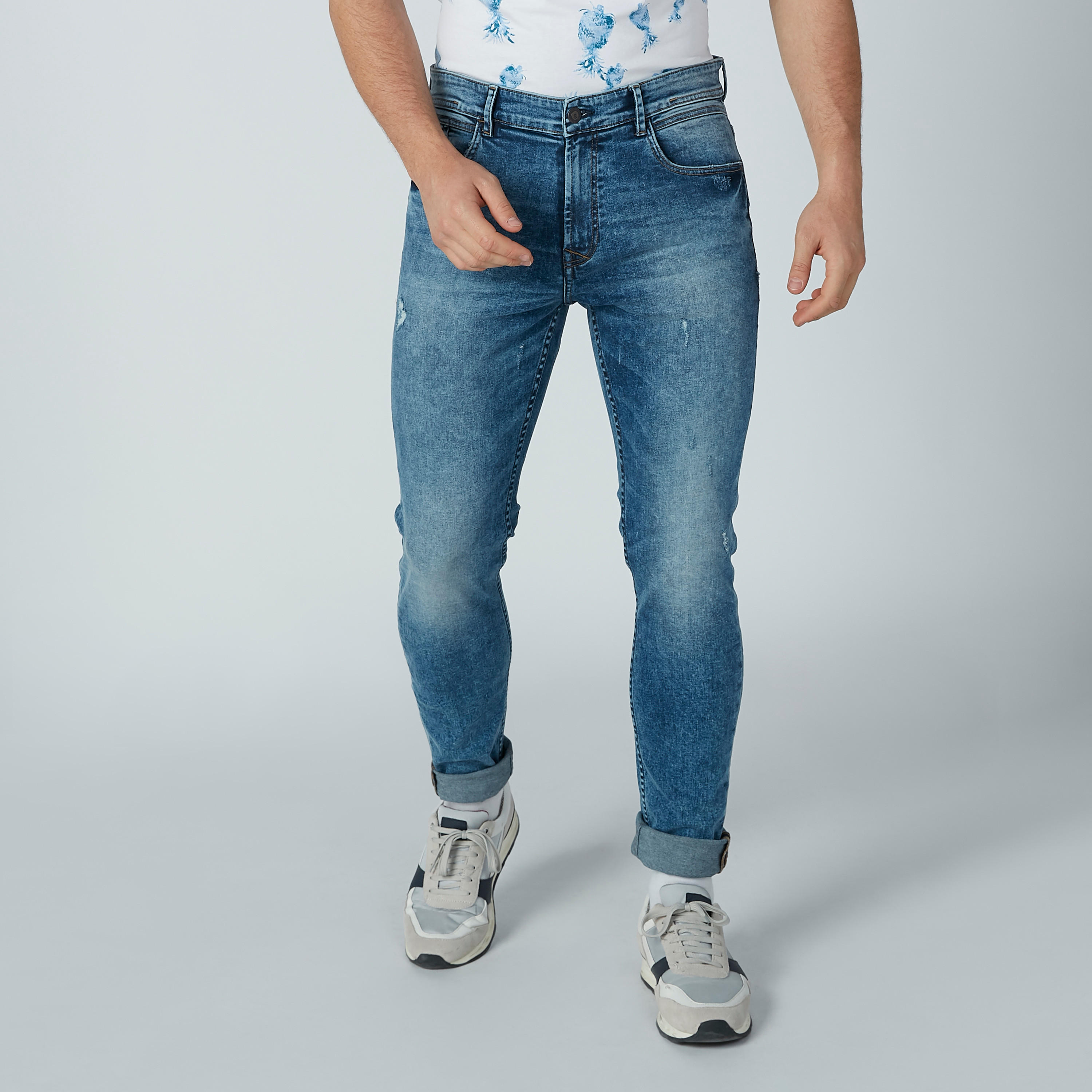 بنطال جينز طويل ممزّق بجيوب وحلقات للحزام-men-clothing-bottoms-jeans-image-5