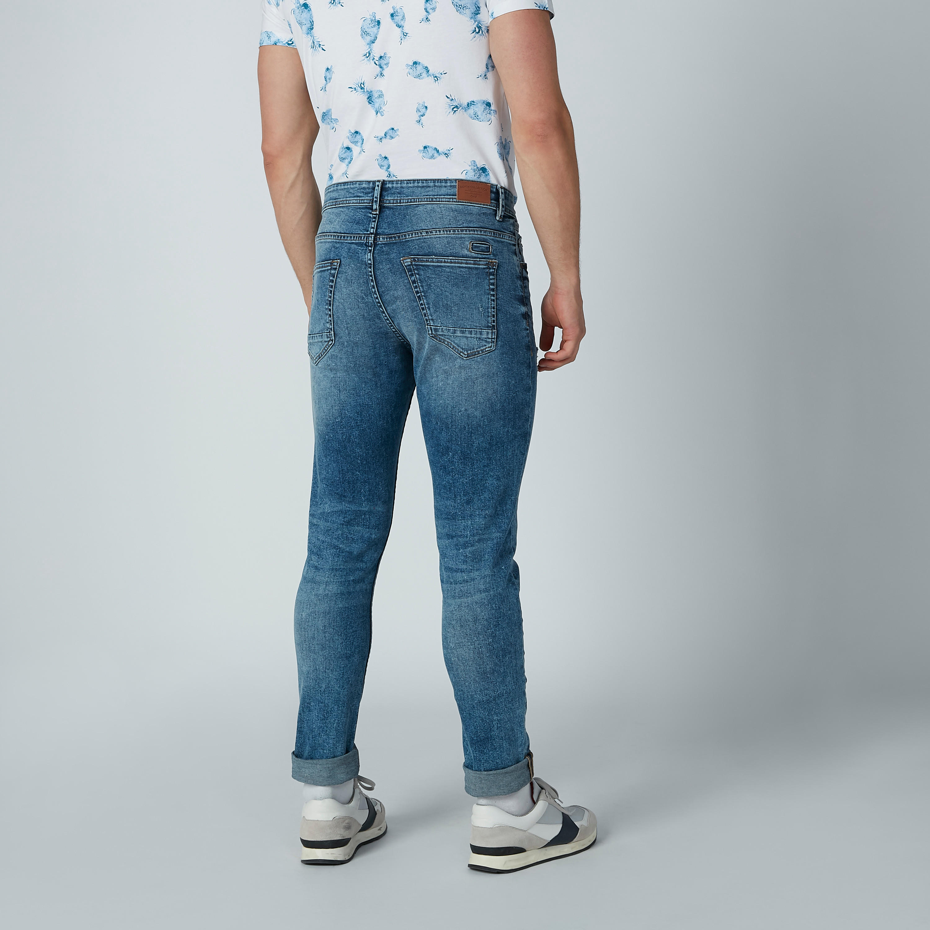 بنطال جينز طويل ممزّق بجيوب وحلقات للحزام-men-clothing-bottoms-jeans-image-6