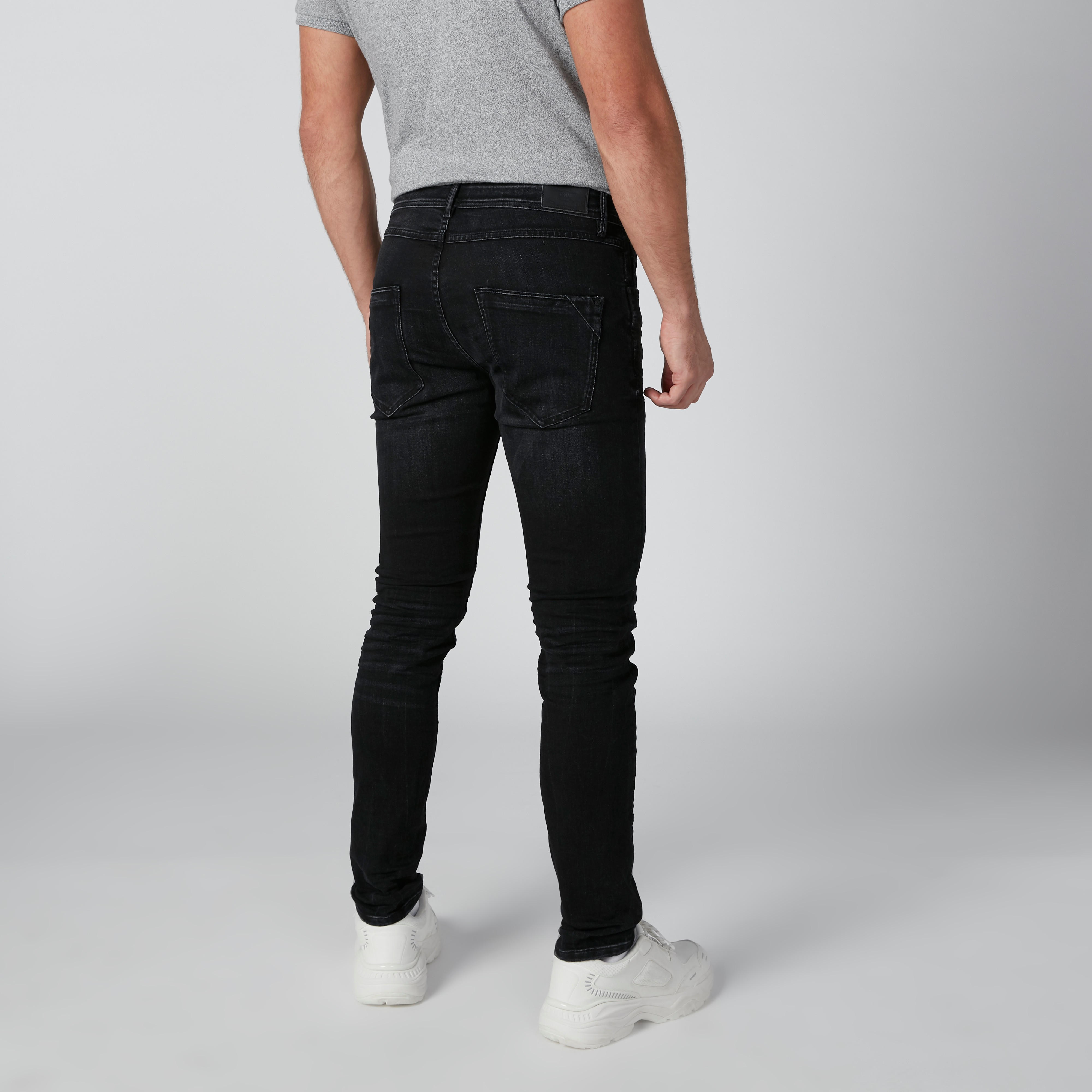 بنطال جينز طويل سليم فيت بجيوب-men-clothing-bottoms-jeans-image-3
