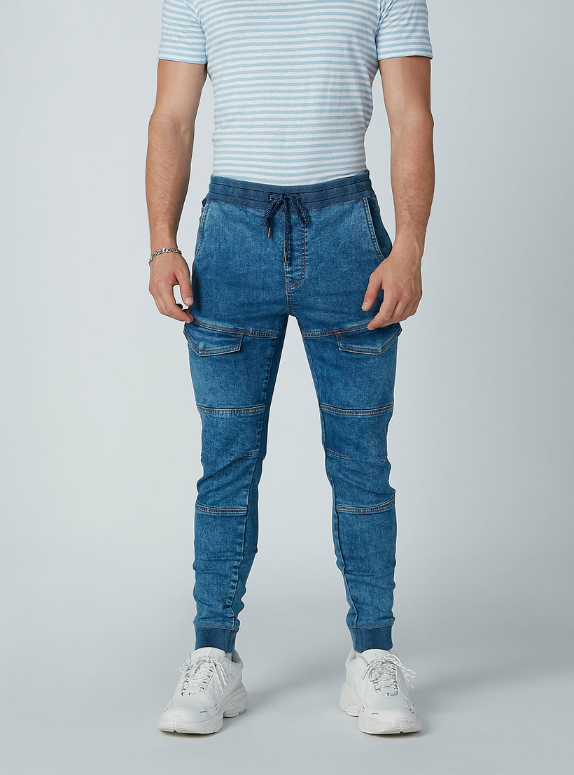 بنطال رياضي بأساور ضيّقة ورباط وجيوب-men-clothing-bottoms-joggers-image-1
