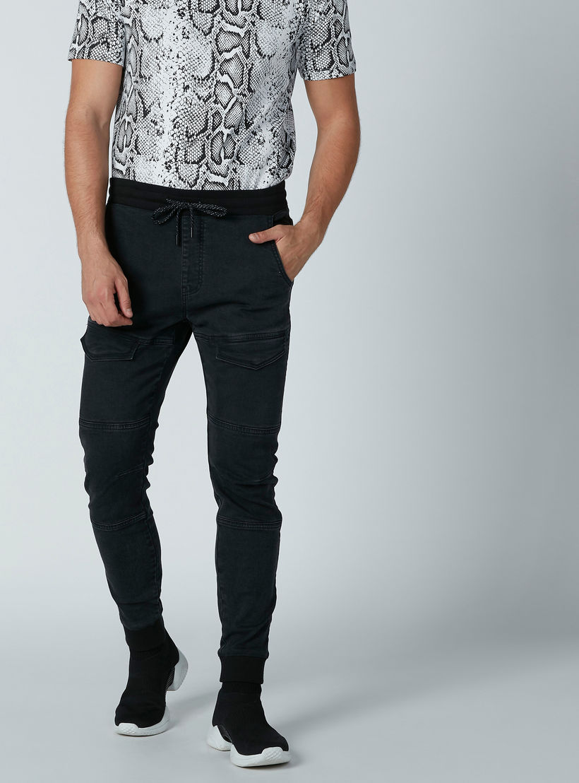 بنطال جينز طويل برباط إغلاق وجيوب-men-clothing-bottoms-jeans-image-1