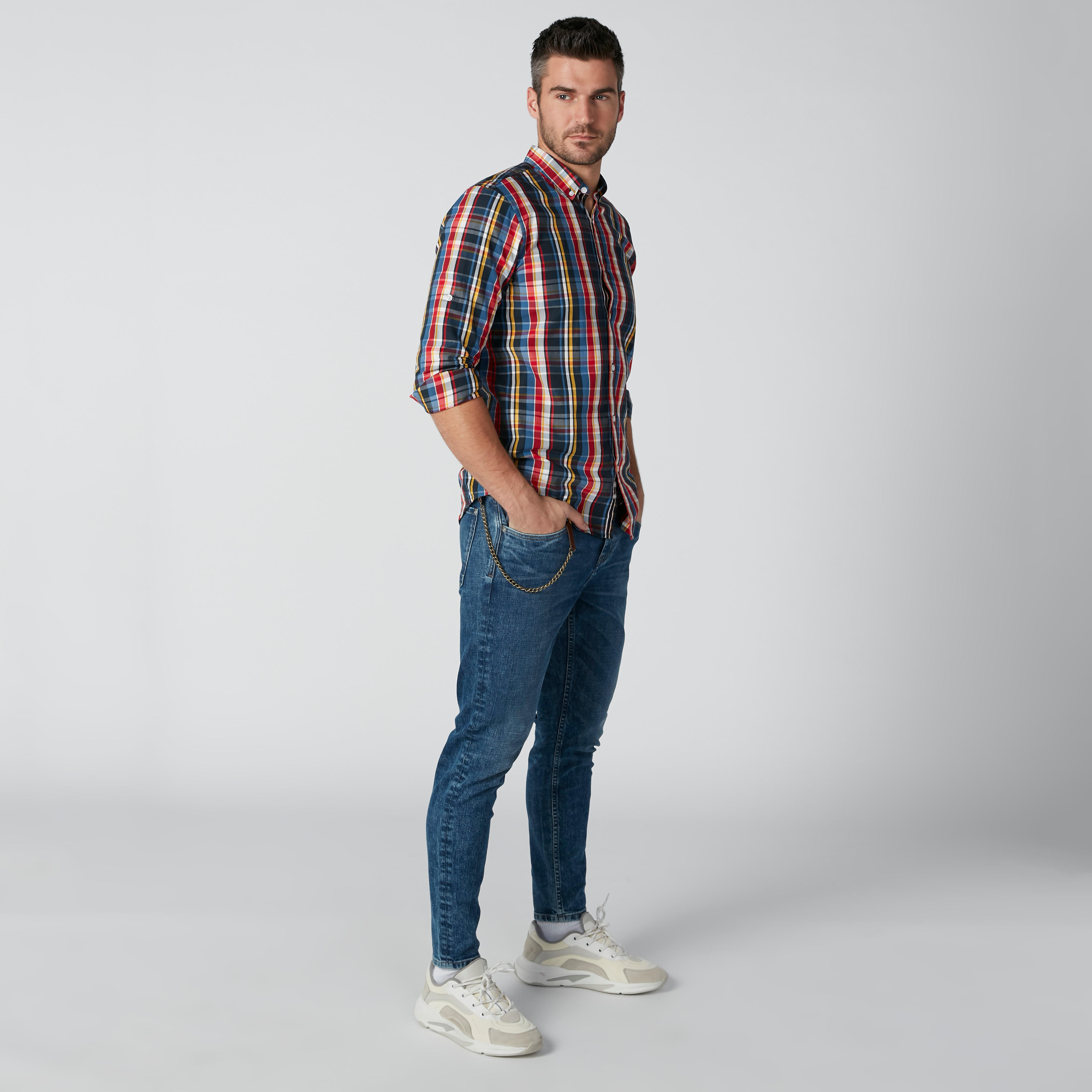 بنطال جينز سليم فيت طويل بجيوب-men-clothing-bottoms-jeans-image-1