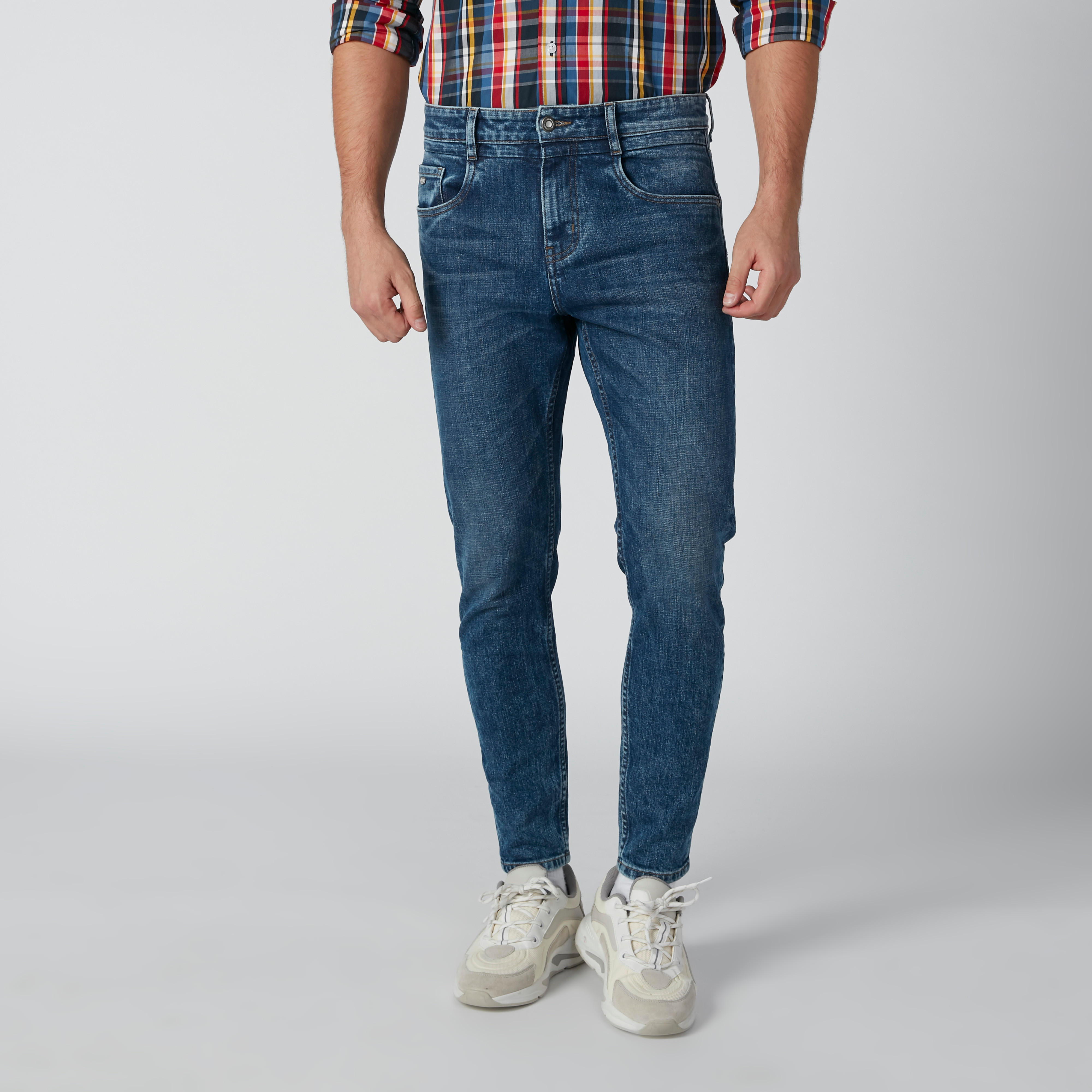 بنطال جينز سليم فيت طويل بجيوب-men-clothing-bottoms-jeans-image-2