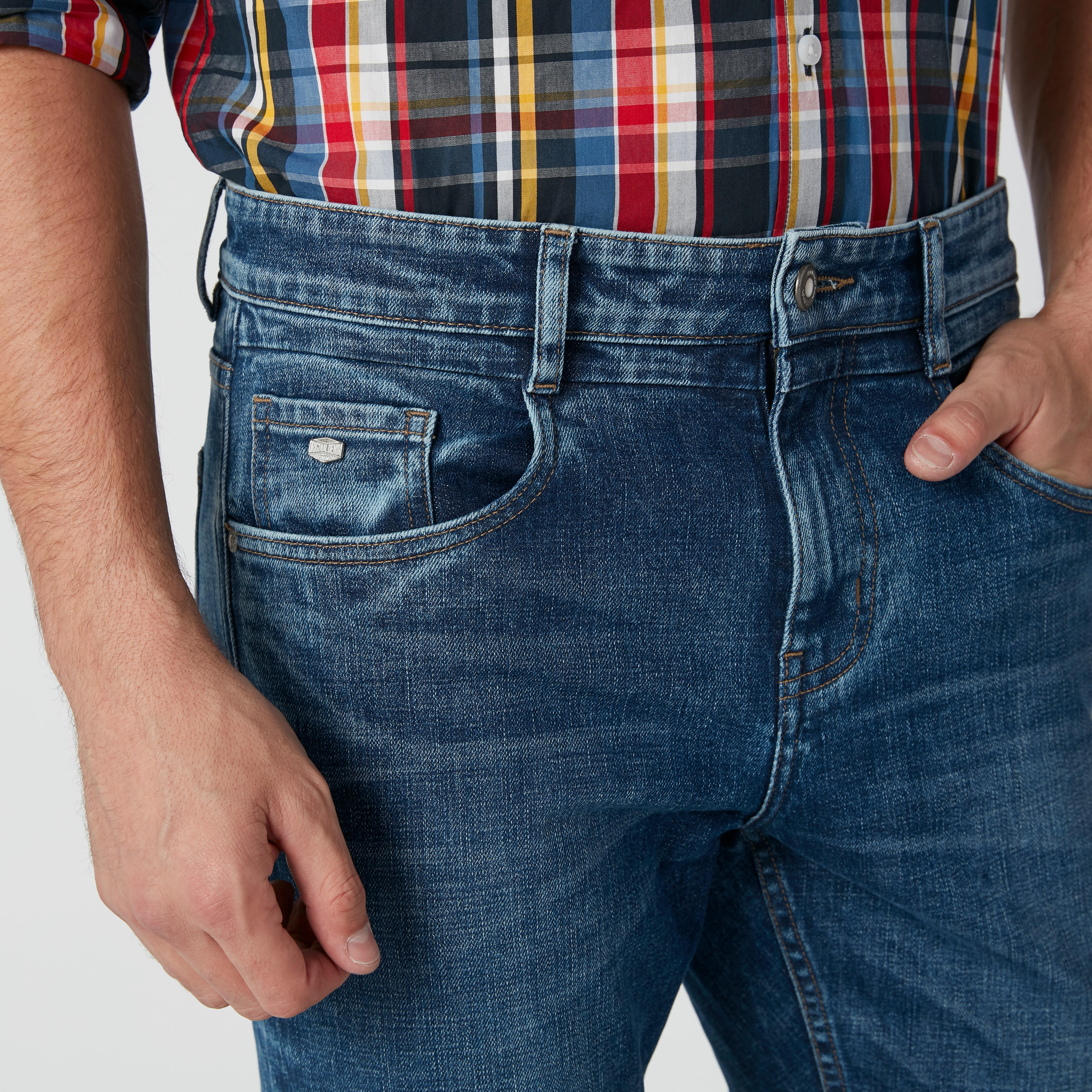 بنطال جينز سليم فيت طويل بجيوب-men-clothing-bottoms-jeans-image-6