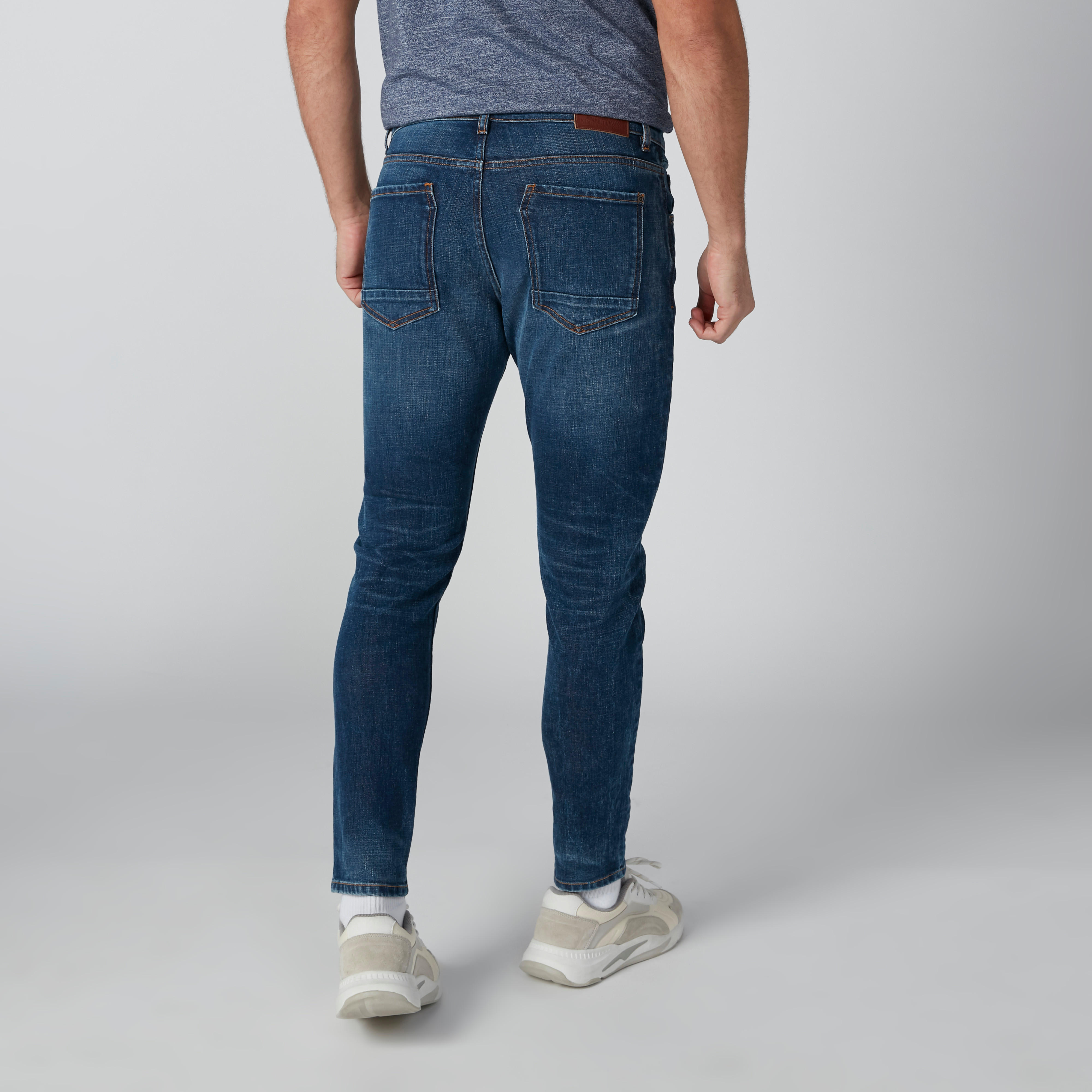 بنطال جينز طويل بقصة عاديّة وجيوب-men-clothing-bottoms-jeans-image-3