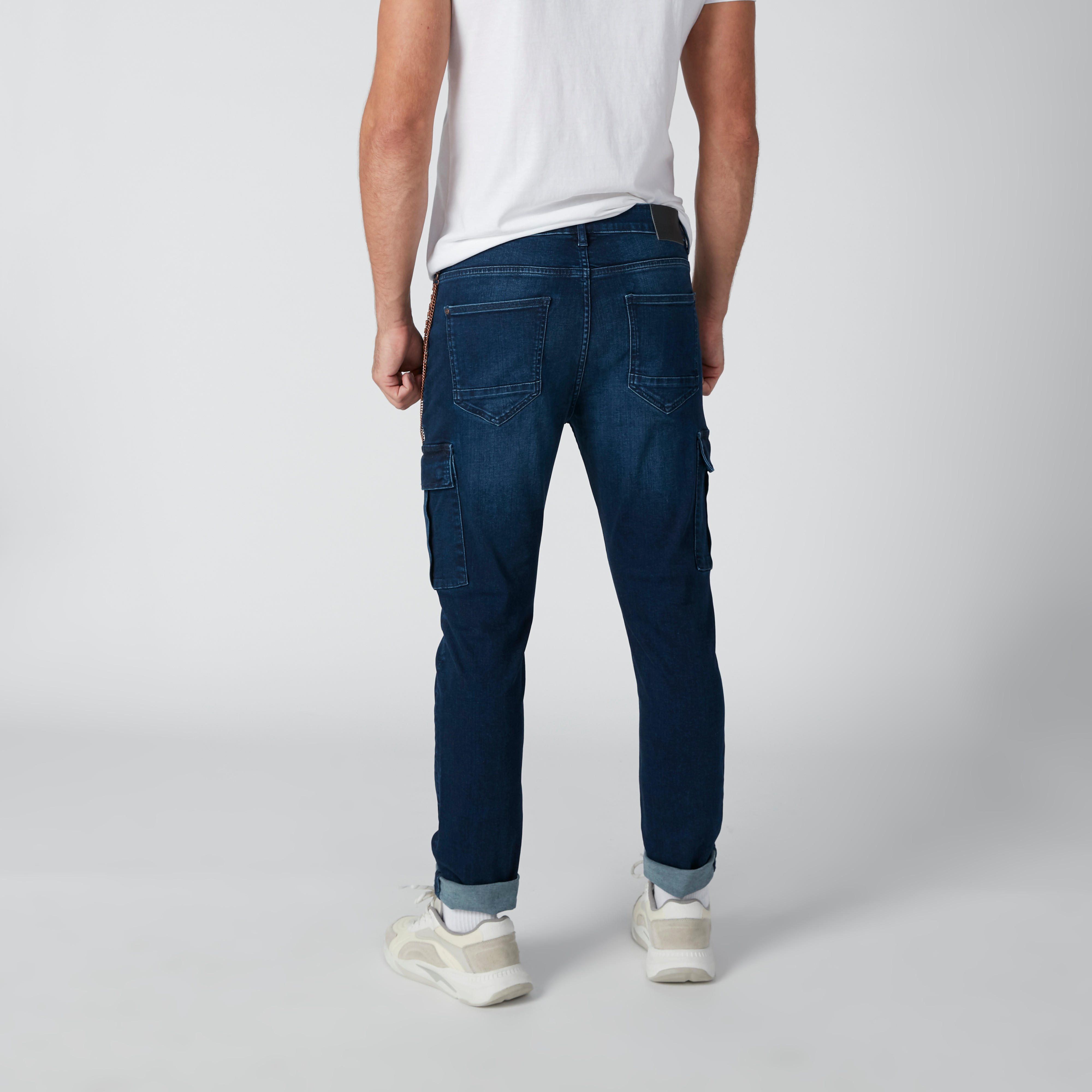بنطال جينز طويل بقصّة سليم وسلسلة ميتاليك-men-clothing-bottoms-jeans-image-3
