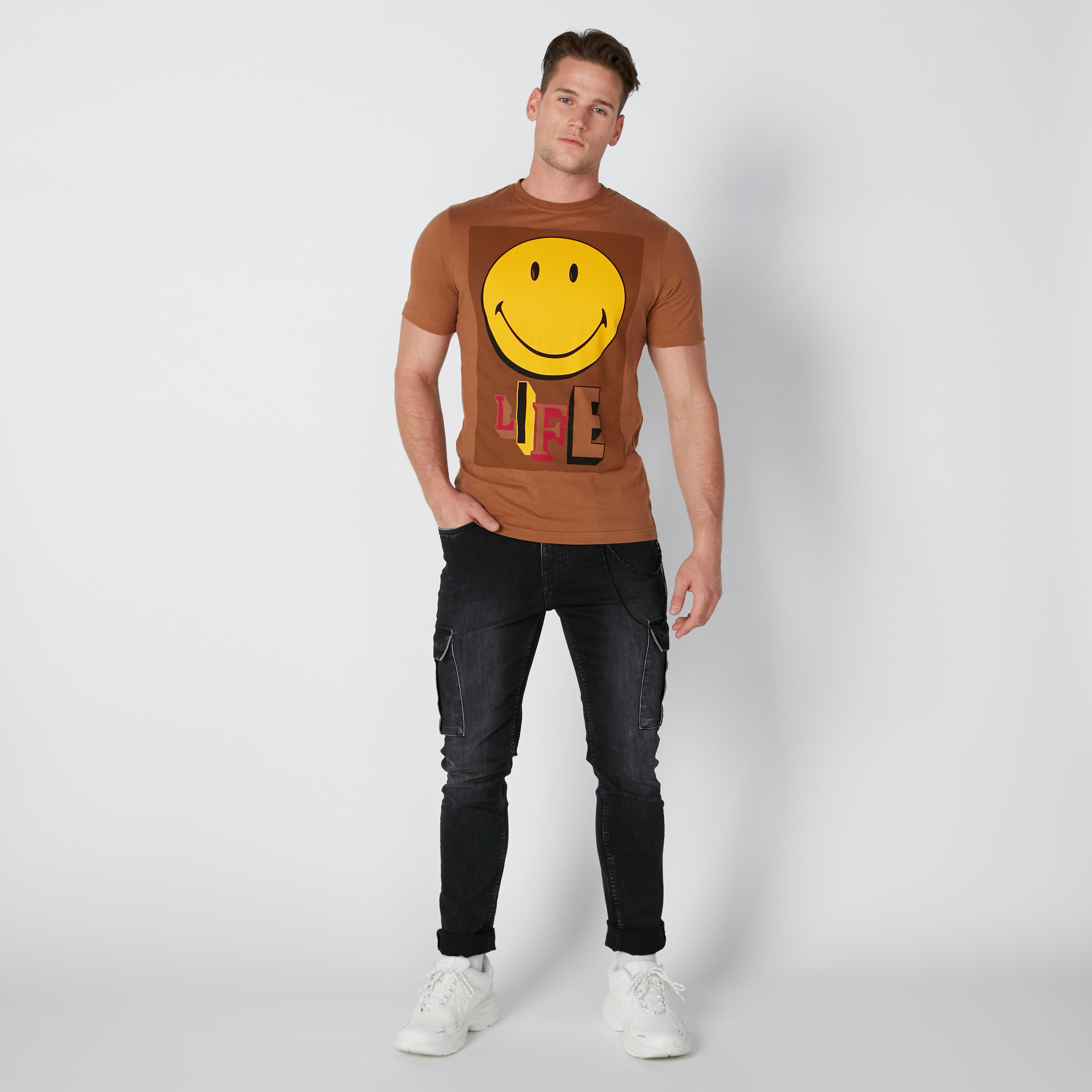 بنطال جينز طويل بقصّة سليم بجيوب وحلقات للحزام-men-clothing-bottoms-jeans-image-1