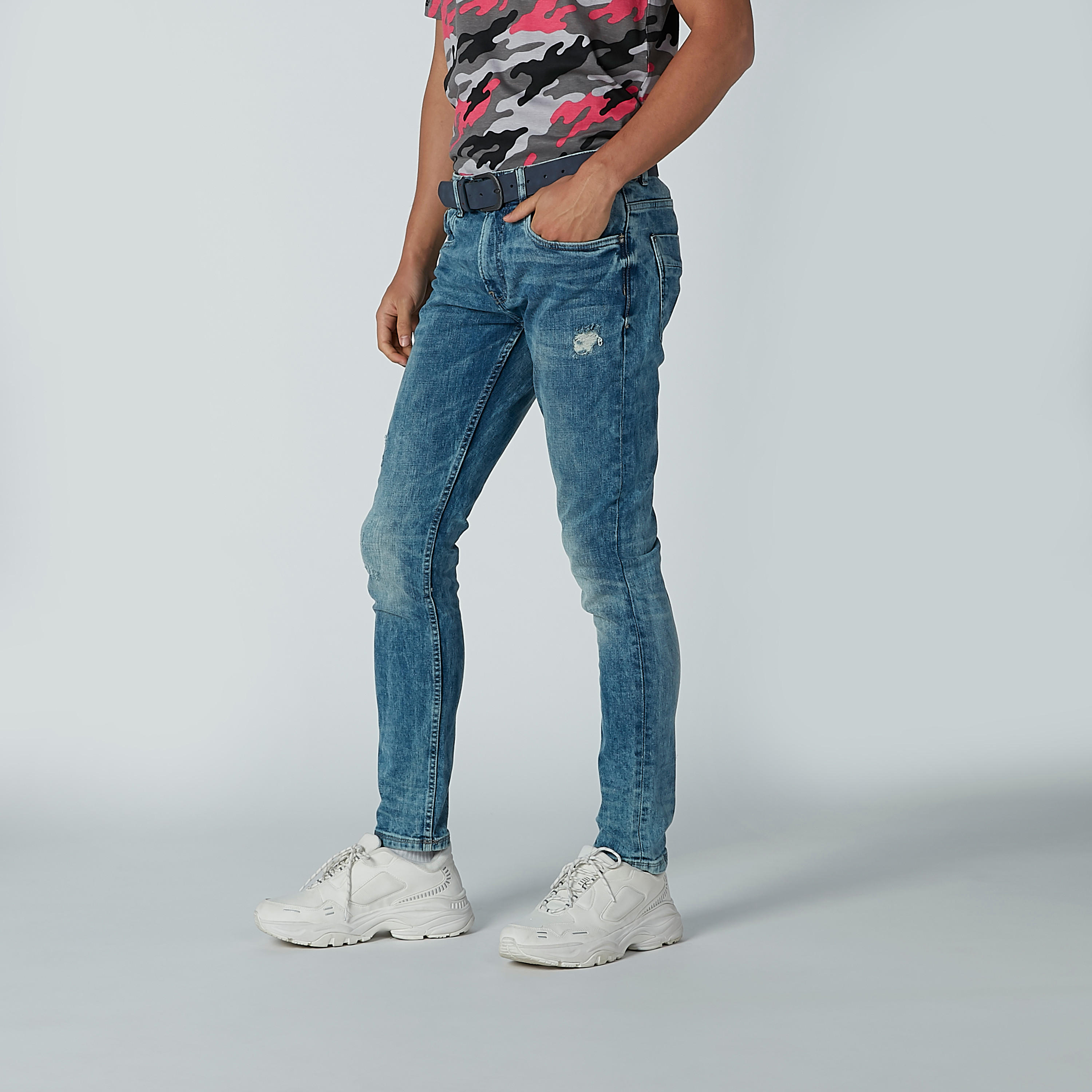 بنطال جينز ممزق بجيوب-men-clothing-bottoms-jeans-image-1