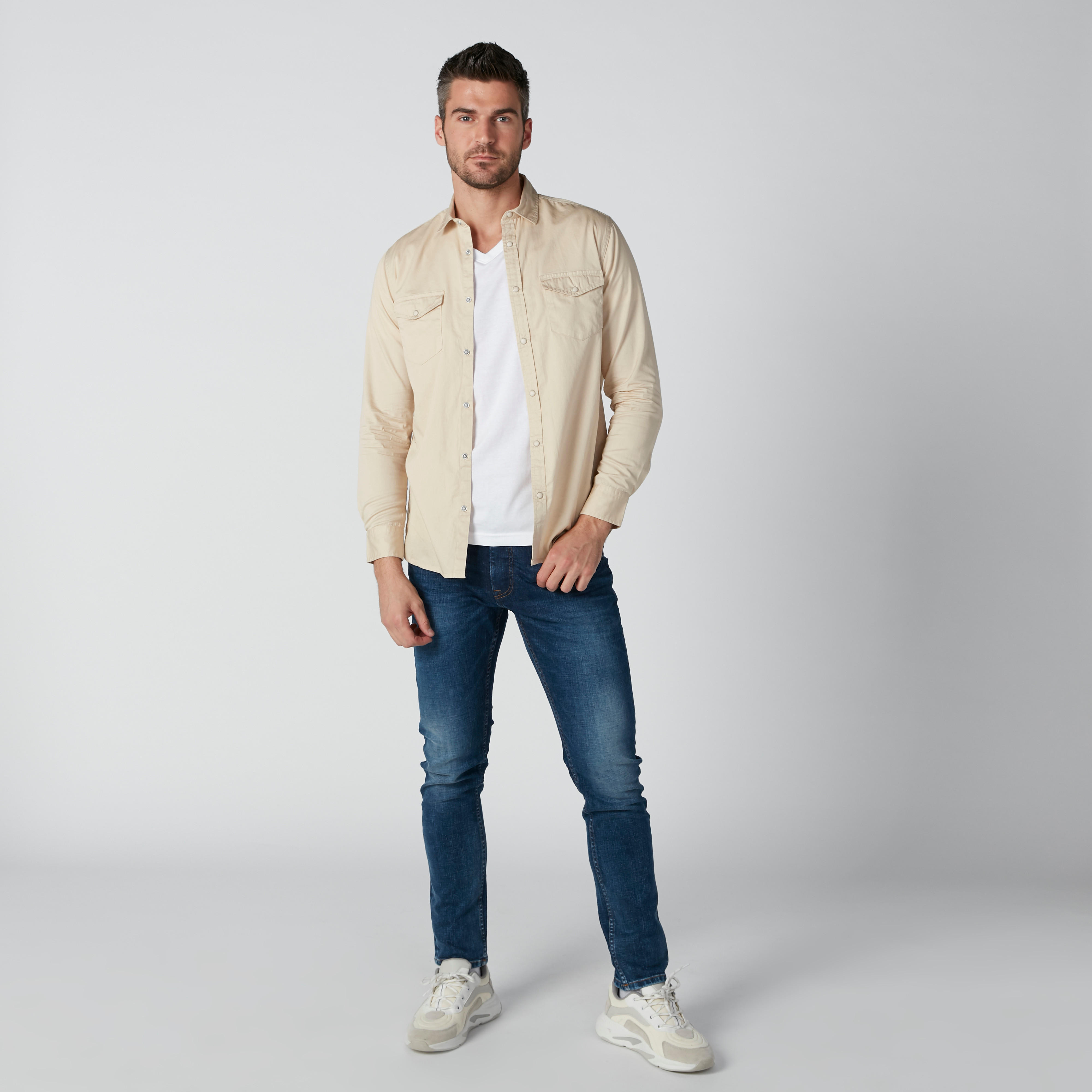 بنطال جينز بقصّة عادية وجيوب-men-clothing-bottoms-jeans-image-1