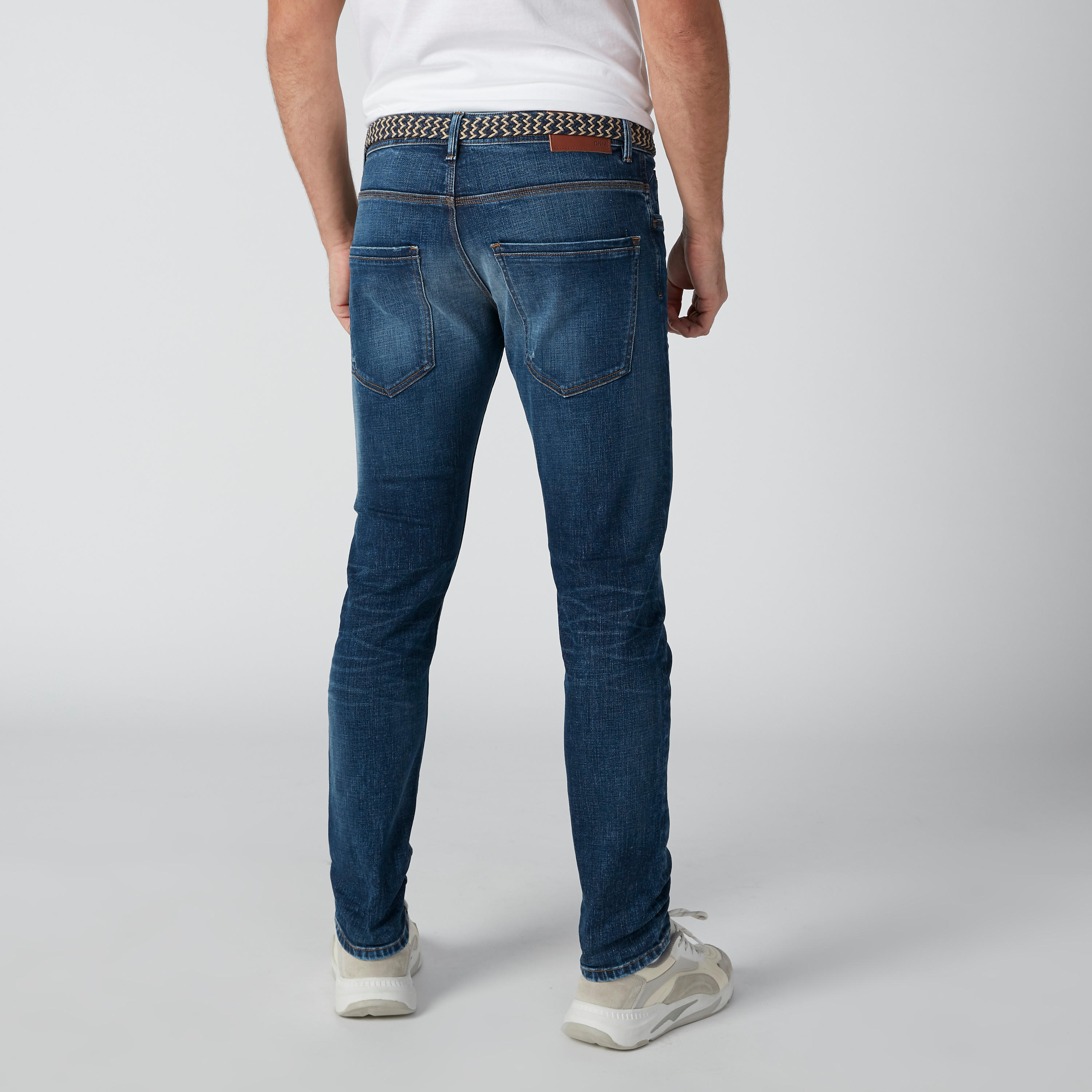 بنطال جينز بقصّة عادية وجيوب-men-clothing-bottoms-jeans-image-3