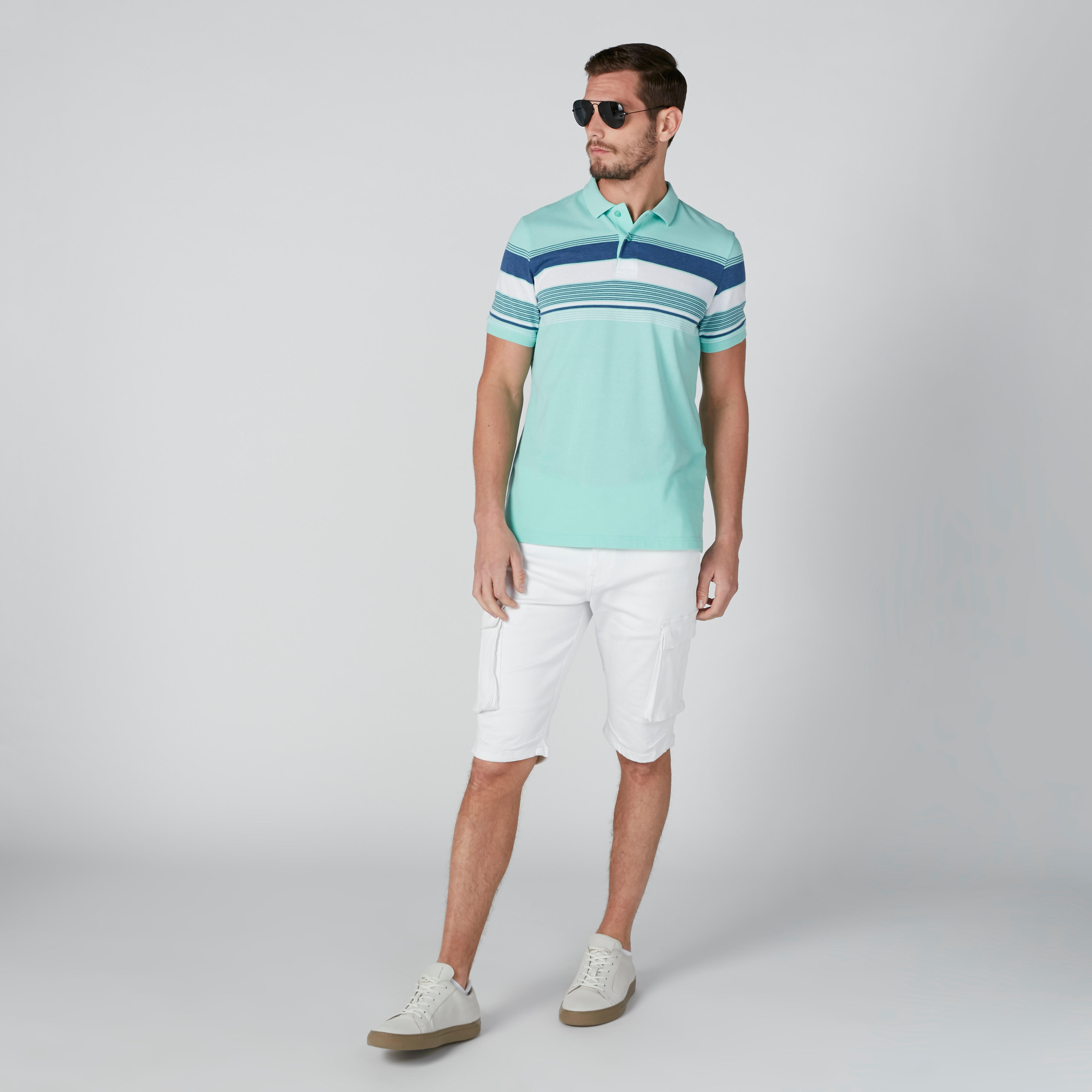 شورت دينم مستدام بقصّة عادية وخصر منخفض وجيوب-men-clothing-bottoms-shorts-image-1